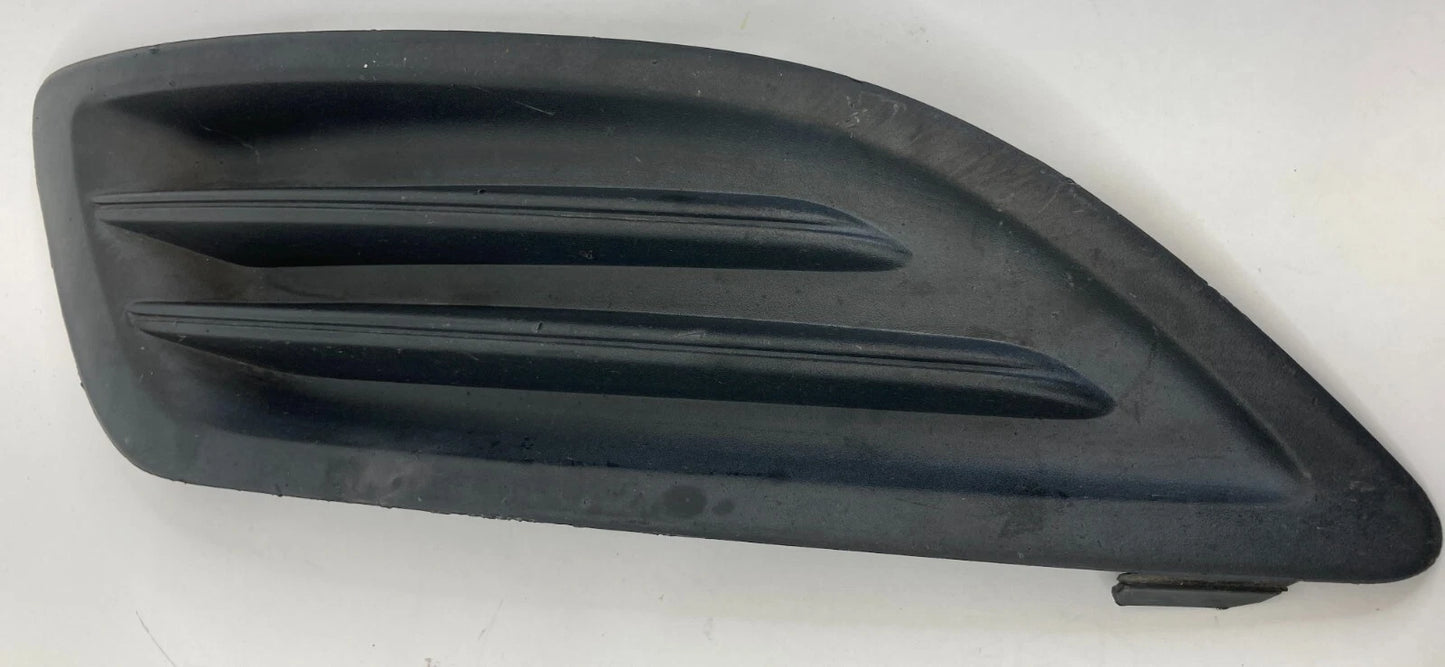 2014-2019 FORD FIESTA FRONT RIGHT PASSENGER FOG LIGHT COVER BEZEL D2BZ-15A266-A