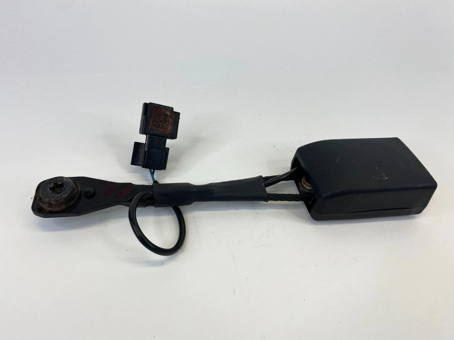2011 BUICK REGAL FRONT RIGHT RH PASSENGER SEAT BELT BUCKLE RECEIVER OEM 13327470