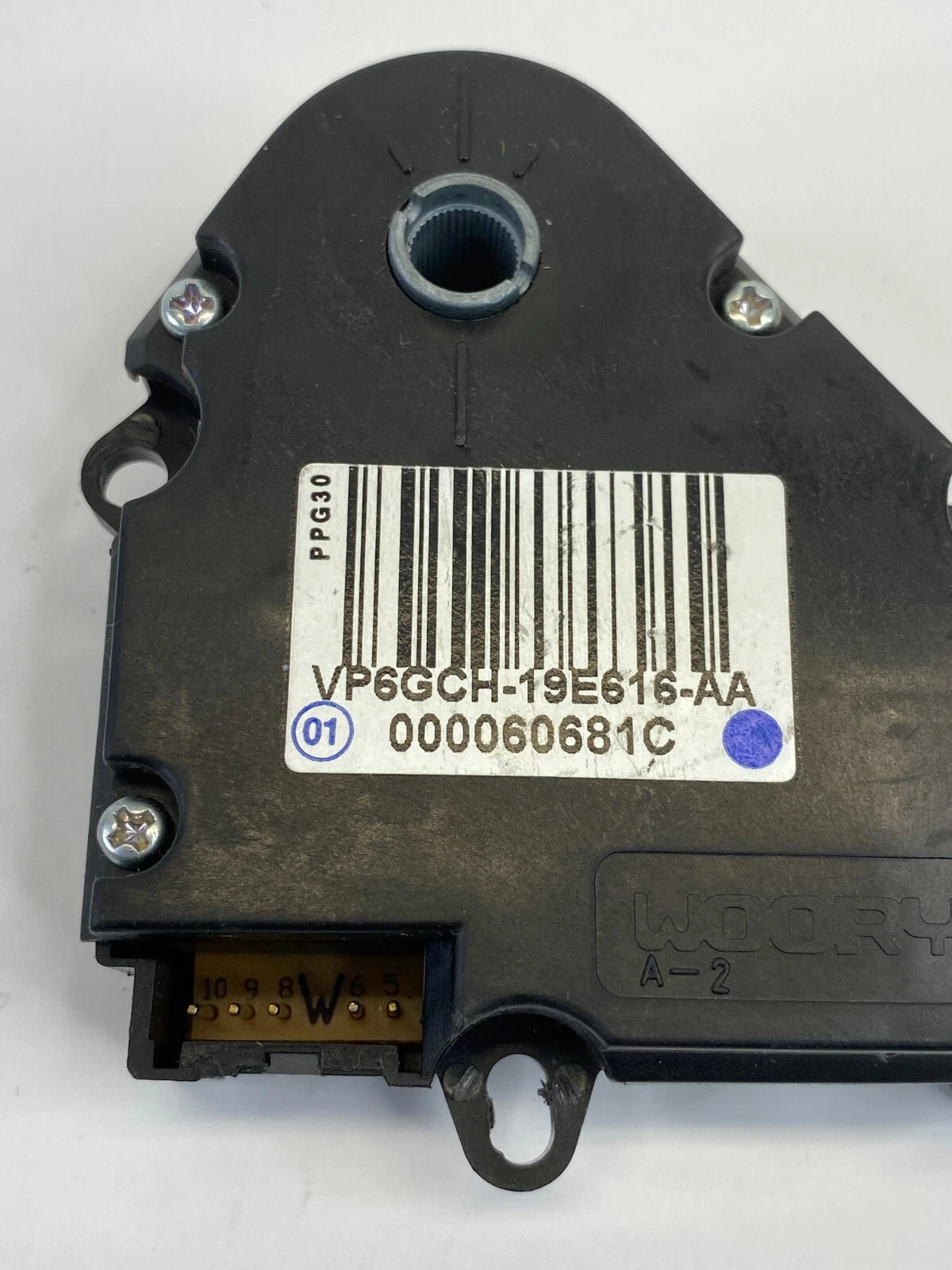 2002-2007 SATURN VUE HVAC AC HEATER AIR INLET DOOR ACTUATOR VP6GCH1-9E616-AA OEM
