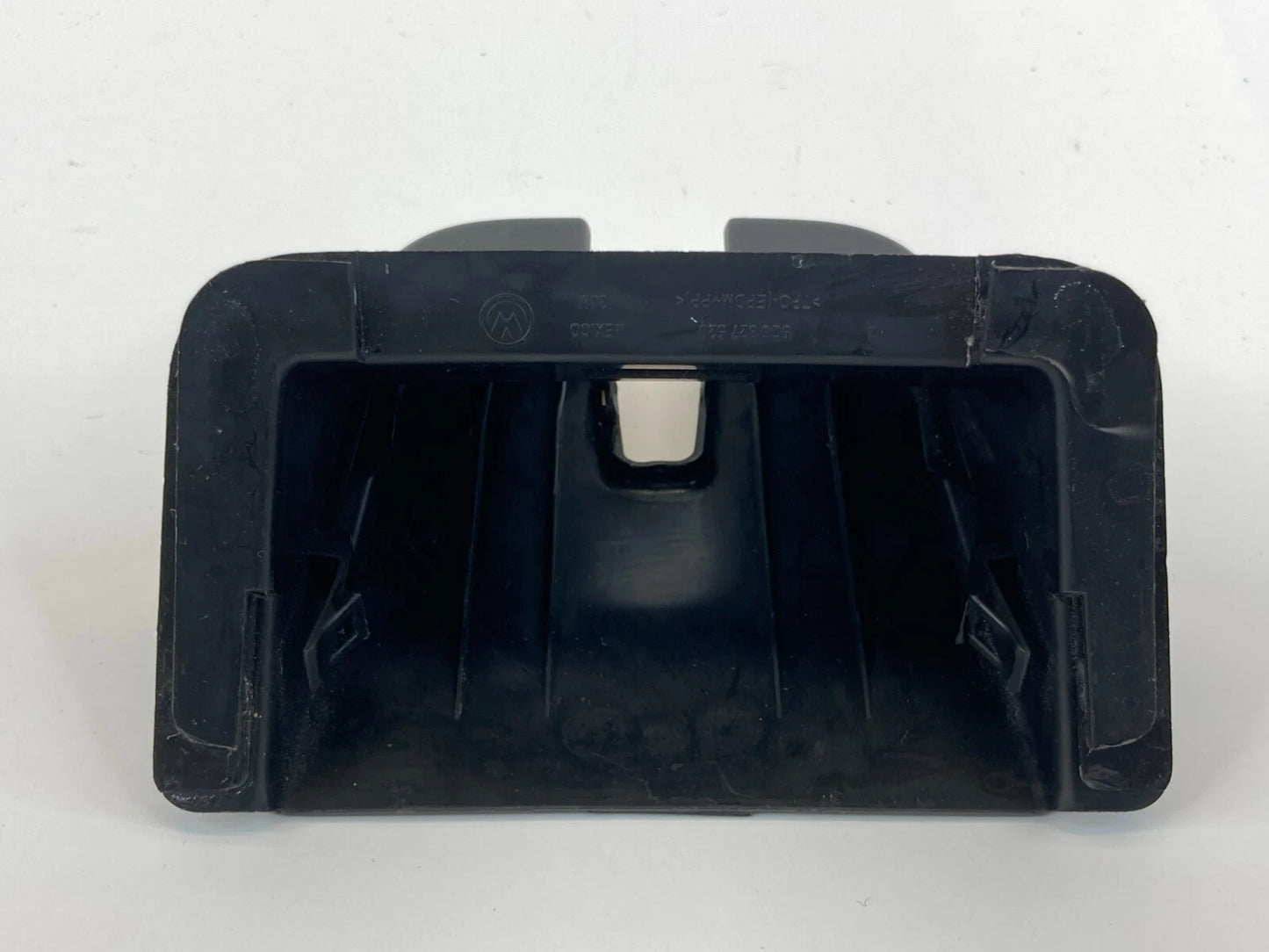 2011-2018 VOLKSWAGEN JETTA SEDAN REAR TRUNK LOCK COVER TRIM ONLY 5C6-827-520