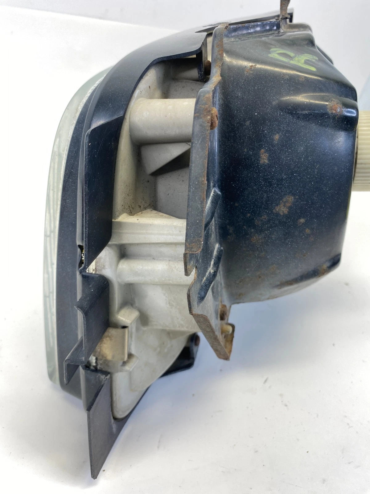 1998-2002 ISUZU TROOPER FRONT RIGHT PASSENGER SIDE HEADLIGHT ASSEMBLY OEM