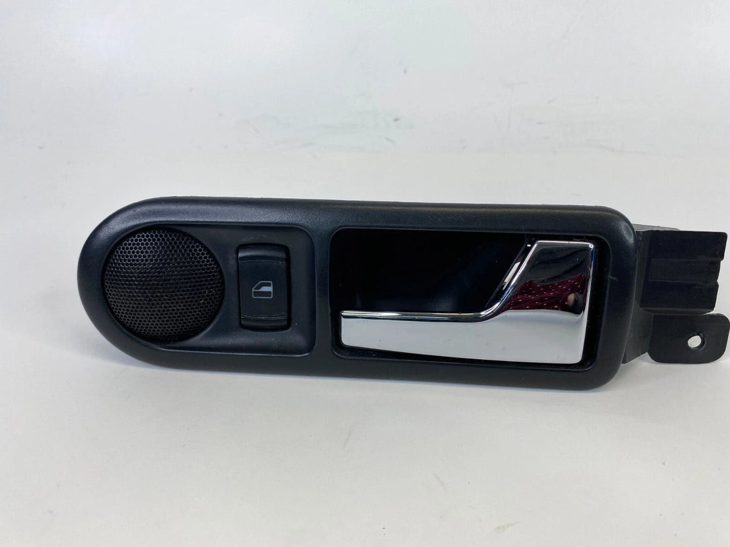 1999-2005 VW JETTA REAR RIGHT PASSENGER INNER DOOR HANDLE TWEETER SPEAKER OEM