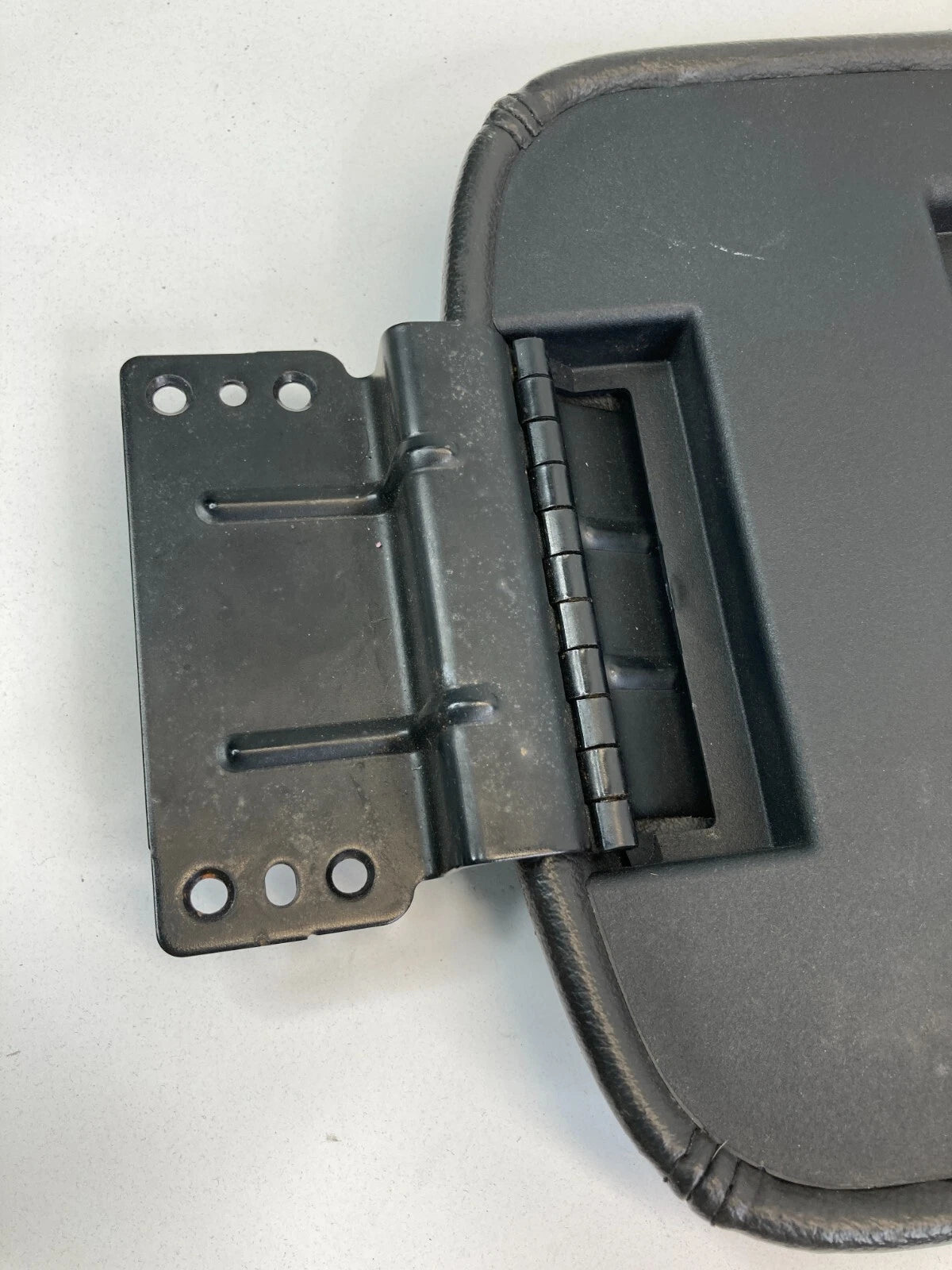 2010-2019 LINCOLN MKT REAR 2ND ROW CENTER CONSOLE ARMREST ARM REST LID COVER OEM