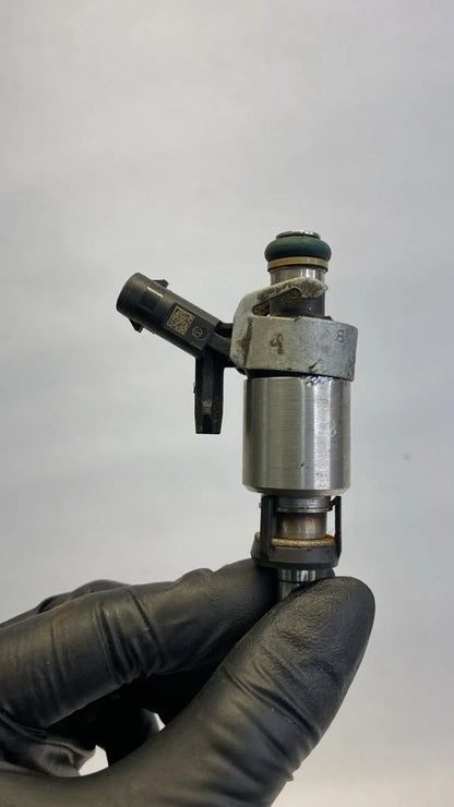 2014-2017 VOLKSWAGEN PASSAT 1.8T FUEL INJECTOR RAIL W 3 INJECTORS & SENSOR