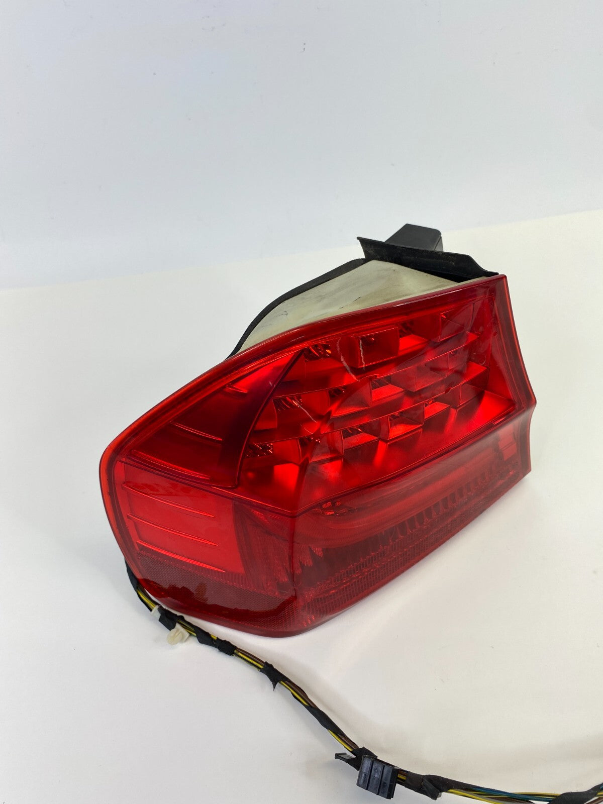 2009 2010 2011 BMW 328i 328i xDrive Left Driver Outer Tail Light Taillight OEM