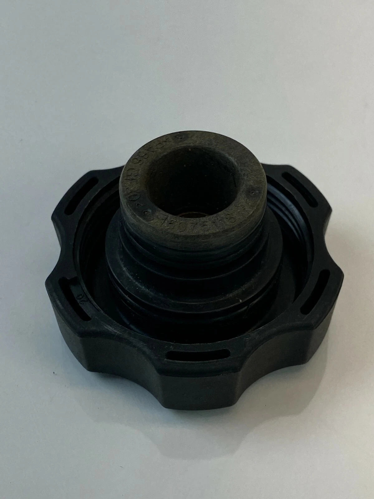 2005-2017 CHEVROLET CHEVY EQUINOX ENGINE COOLANT RESERVOIR CAP LID COVER OEM