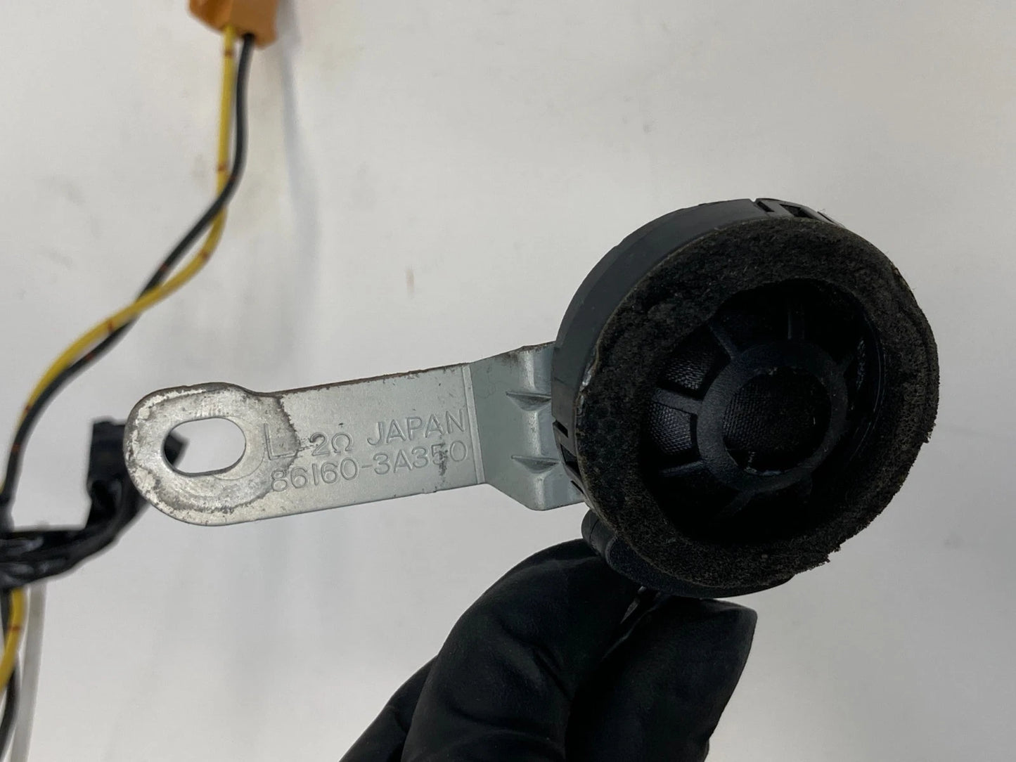 1998-2004 LEXUS GS300 FRONT LEFT SIDE DOOR TWEETER SPEAKER ASSY 86160-3A350 OEM
