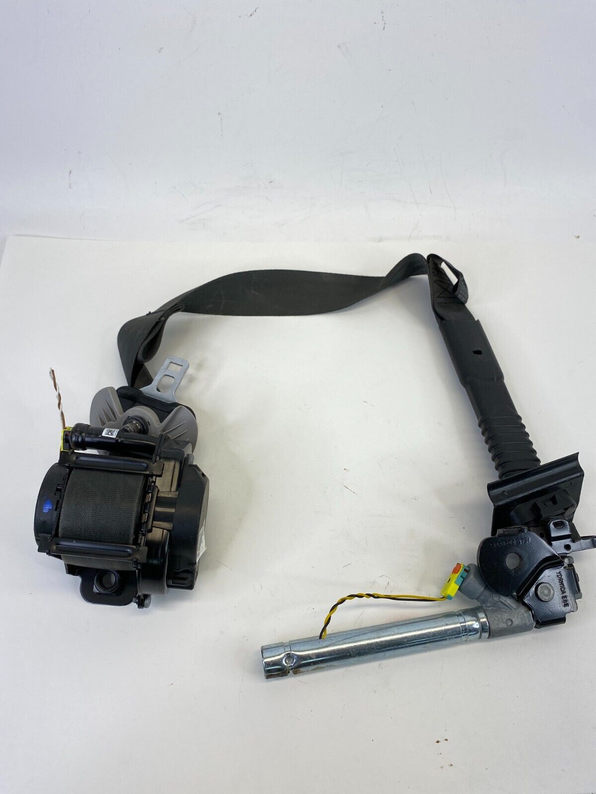 14-18 Kia Forte Front Right Side Seat Belt Retractor Pretensioner 88820-A7500