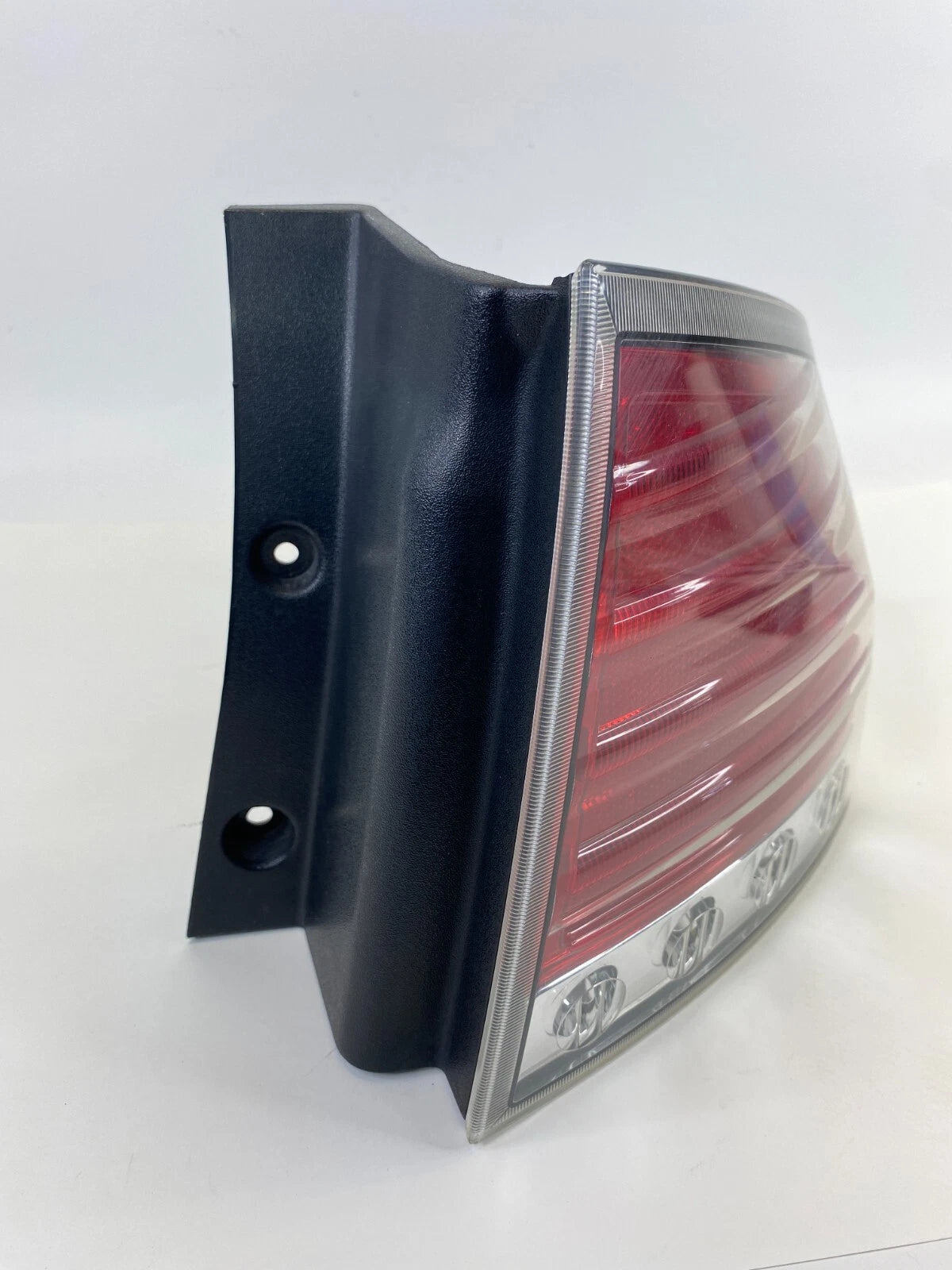 2007-2010 LINCOLN MKX REAR RIGHT SIDE OUTER TAILLIGHT LAMP 8A13-13B504-A OEM