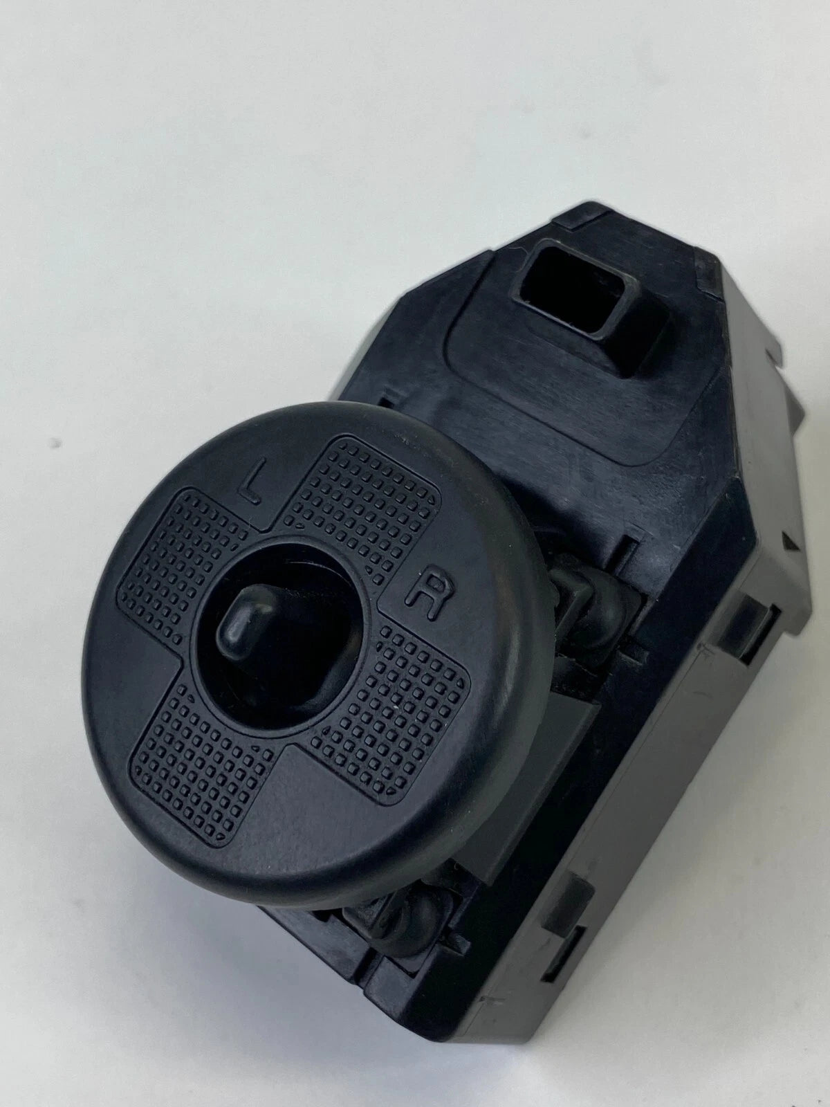 2005 06 07 08 09 2010 KIA SPORTAGE MIRROR ADJUSTER CONTROL BUTTON SWITCH OEM