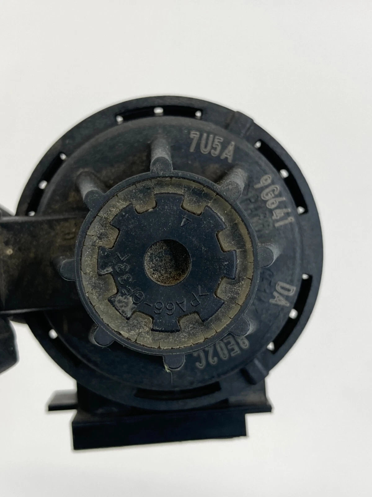 2007-2011 FORD FOCUS VACUUM PURGE SOLENOID FUEL CONTROL VALVE VAPOR CANISTER OEM