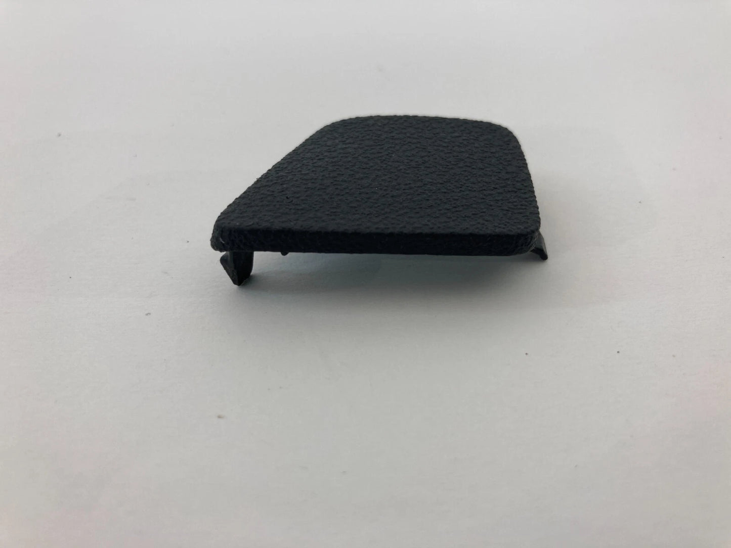 2006-2011 CHEVROLET IMPALA REAR RIGHT INNER DOOR PANEL SCREW COVER CAP 1342290