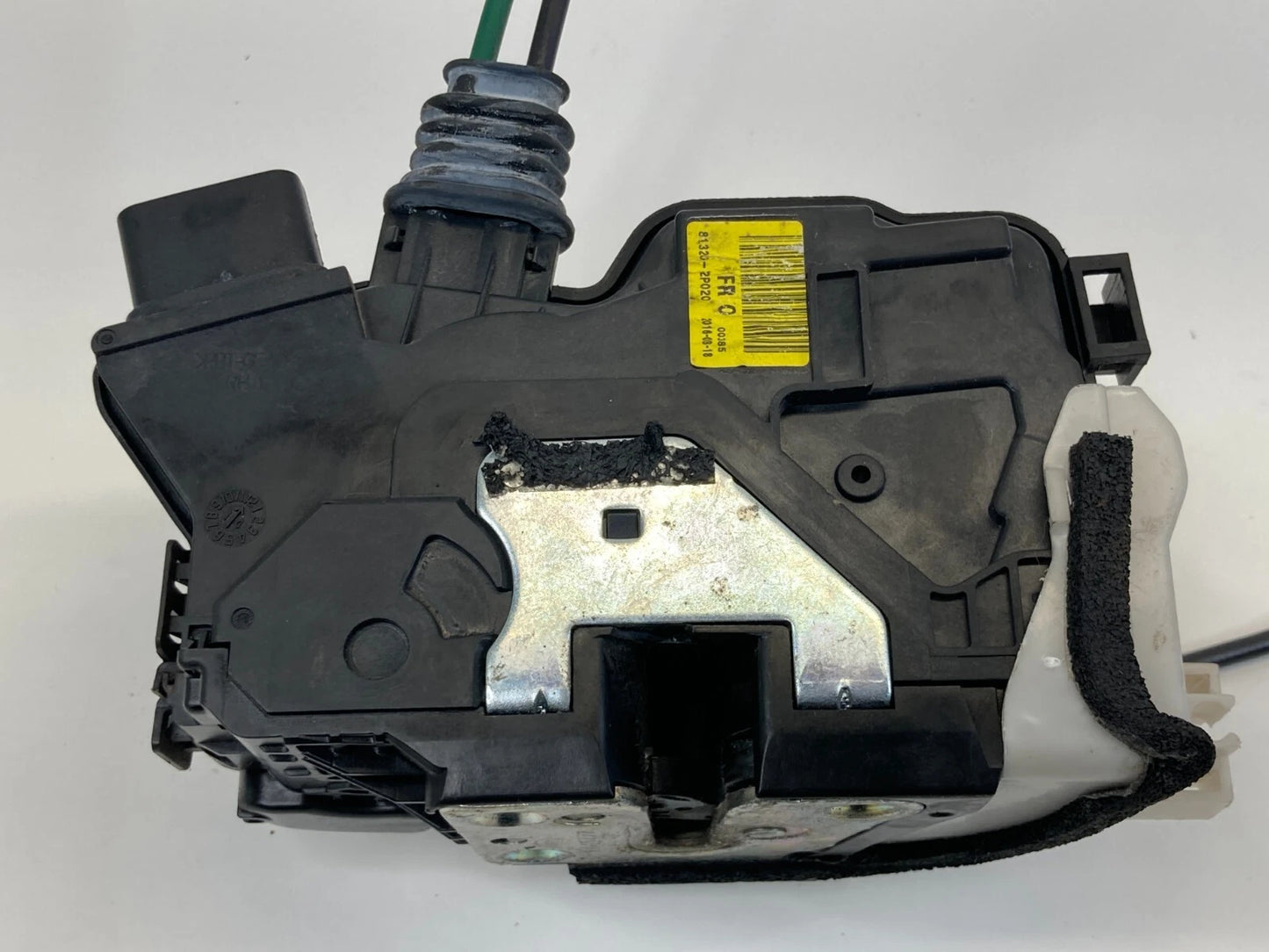 2011-2015 Kia Sorento Front Right Door Lock Latch Release Actuator 81320-2P020