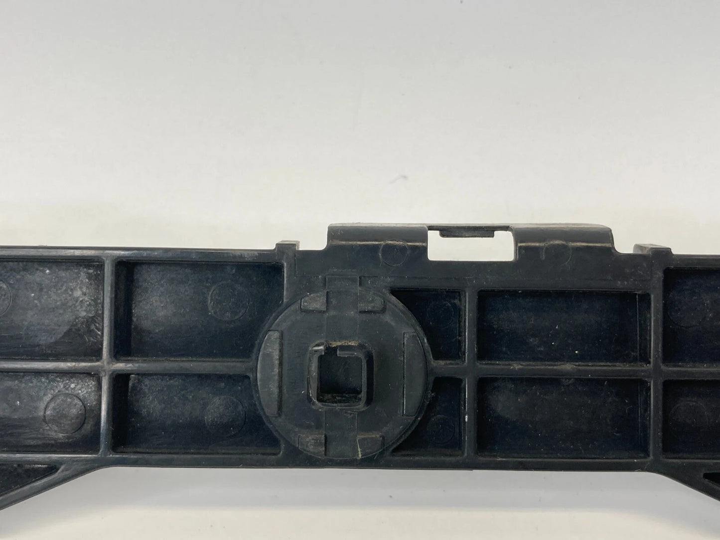 2007-2012 LEXUS ES350 REAR BUMPER RIGHT SIDE SUPPORT BRACKET OEM 52157-33020