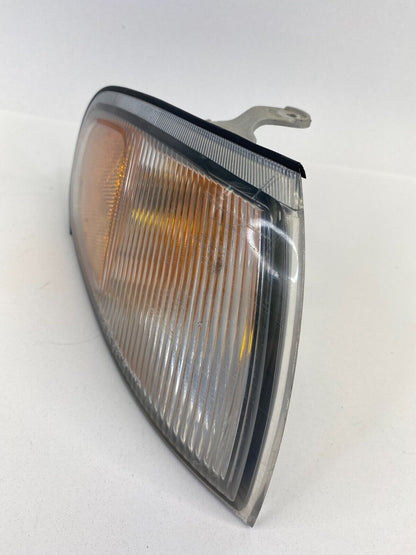 1995 1996 Toyota Camry Front Right Passenger Side Parking Signal Light Lamp OEM