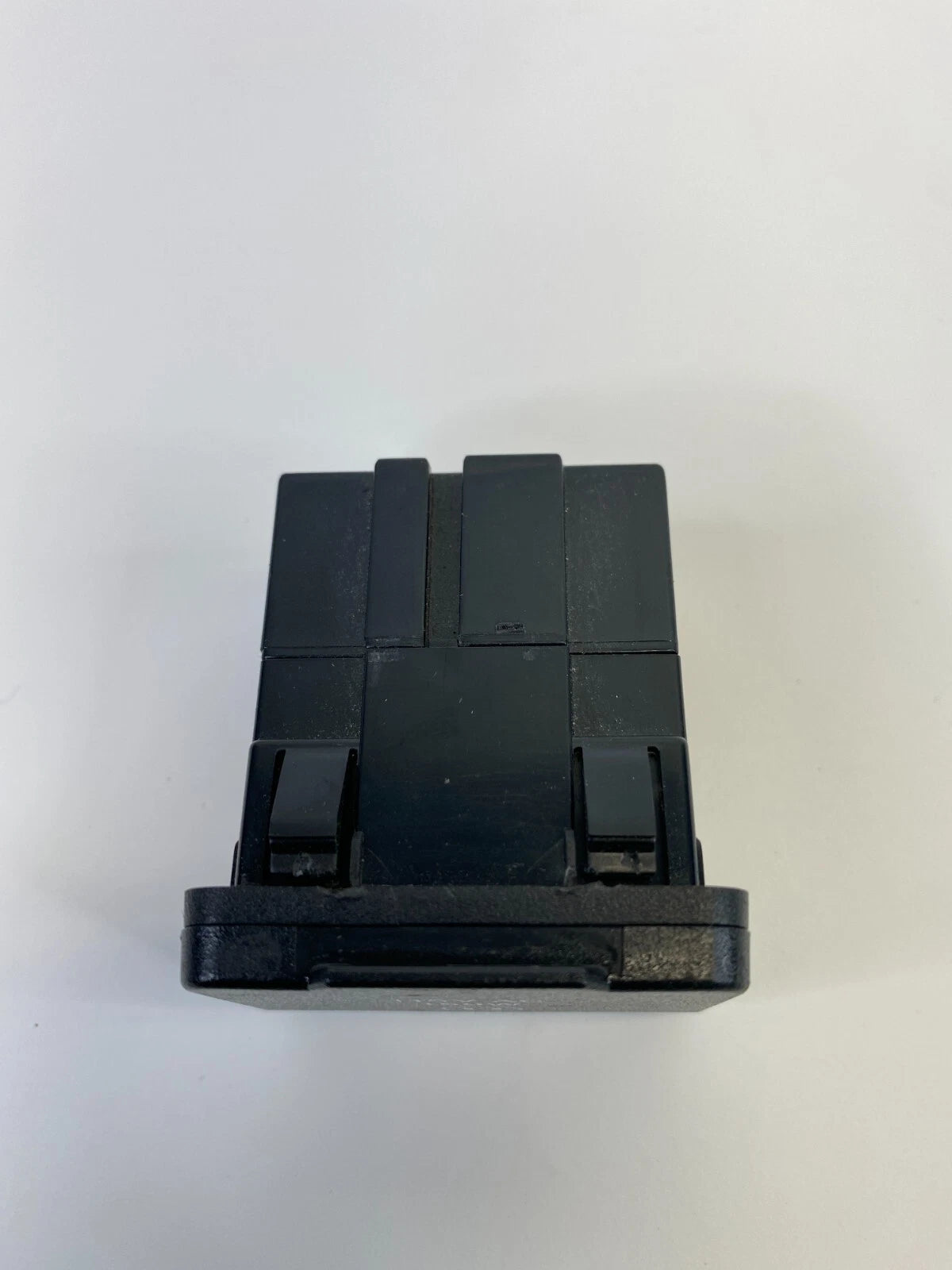 2007-2012 DODGE CALIBER HATCHBACK POWER INVERTER AC OUTLET CONNECTOR 40593D OEM