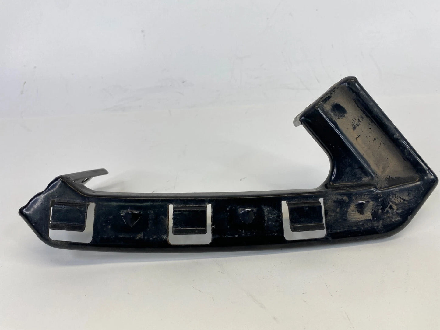 2014-2016 KIA FORTE FRONT RIGHT BUMPER RETAINER BRACKET MOUNT HOLDER OEM FACTORY