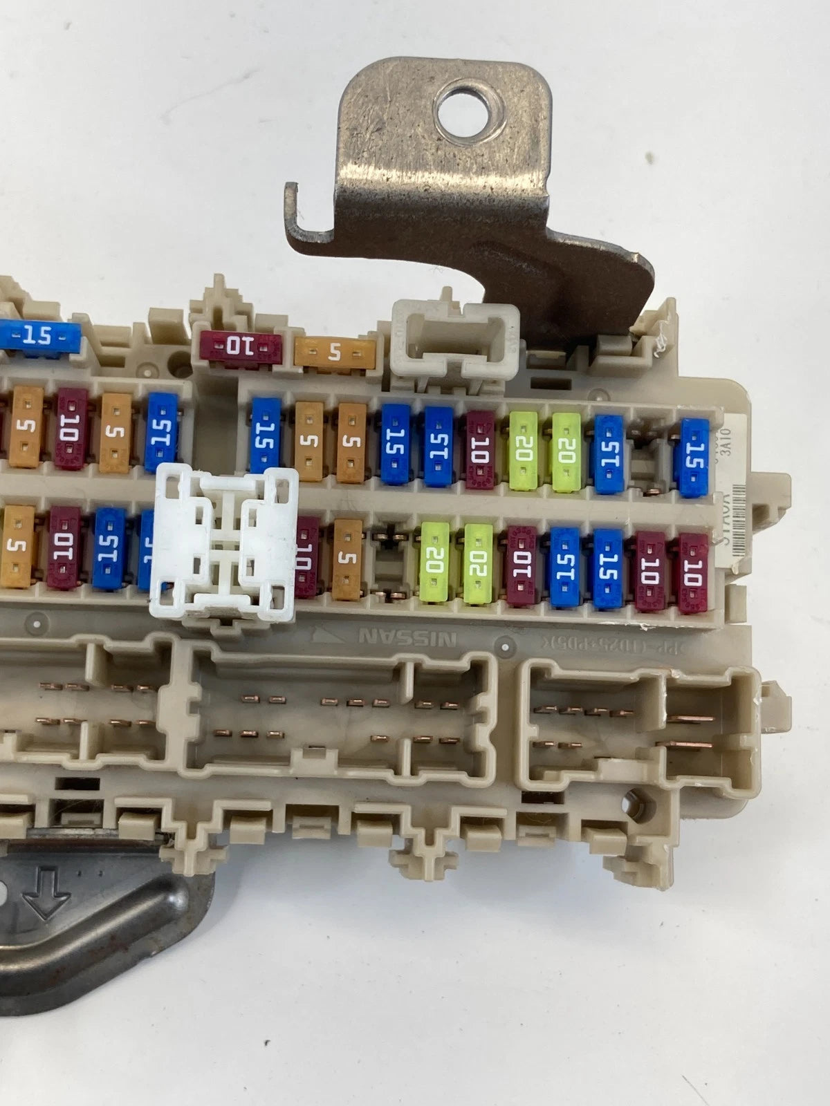 2010-2013 NISSAN ALTIMA 2.5L AT INTERIOR UNDER DASH JUNCTION FUSE RELAY BOX