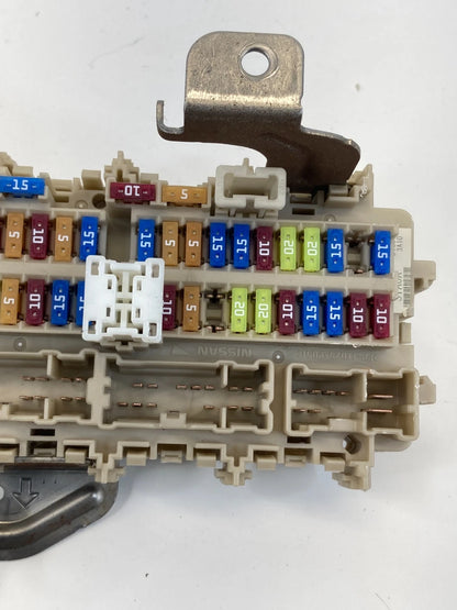 2010-2013 NISSAN ALTIMA 2.5L AT INTERIOR UNDER DASH JUNCTION FUSE RELAY BOX