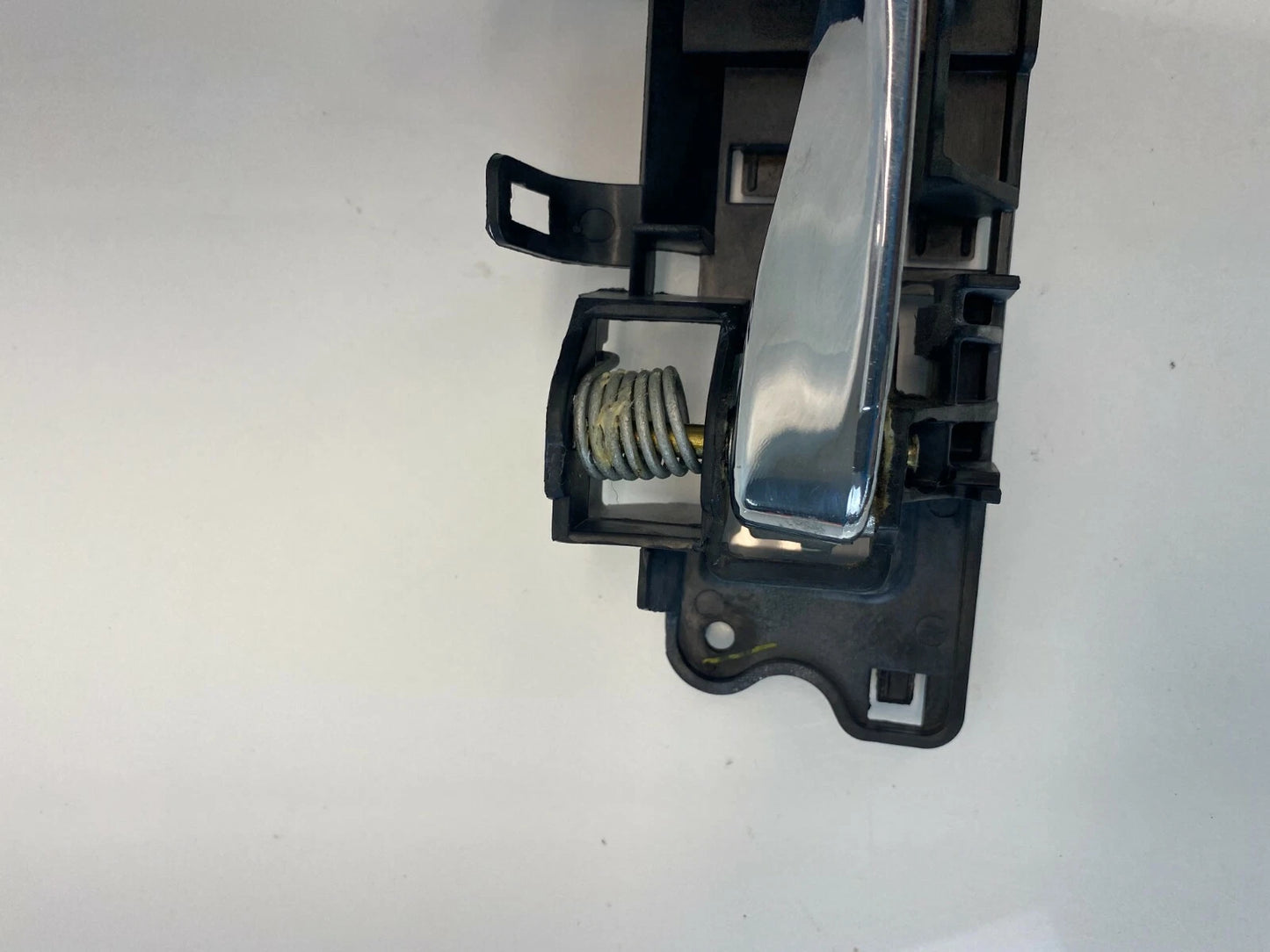 2003-2007 CADILLAC CTS REAR LEFT SIDE INTERIOR INNER DOOR HANDLE 25707889 OEM