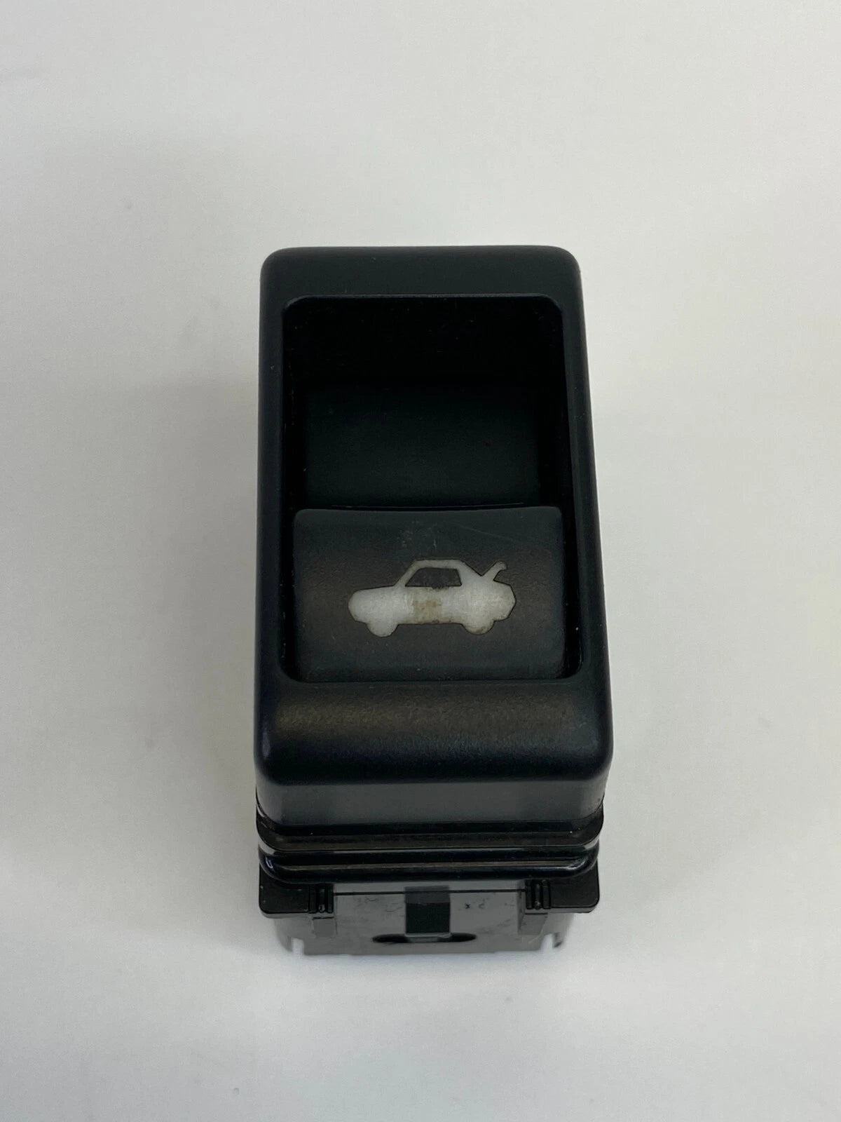 2007 2008 INFINITI G35 SEDAN TRUNK LID OPEN BUTTON RELEASE SWITCH OEM