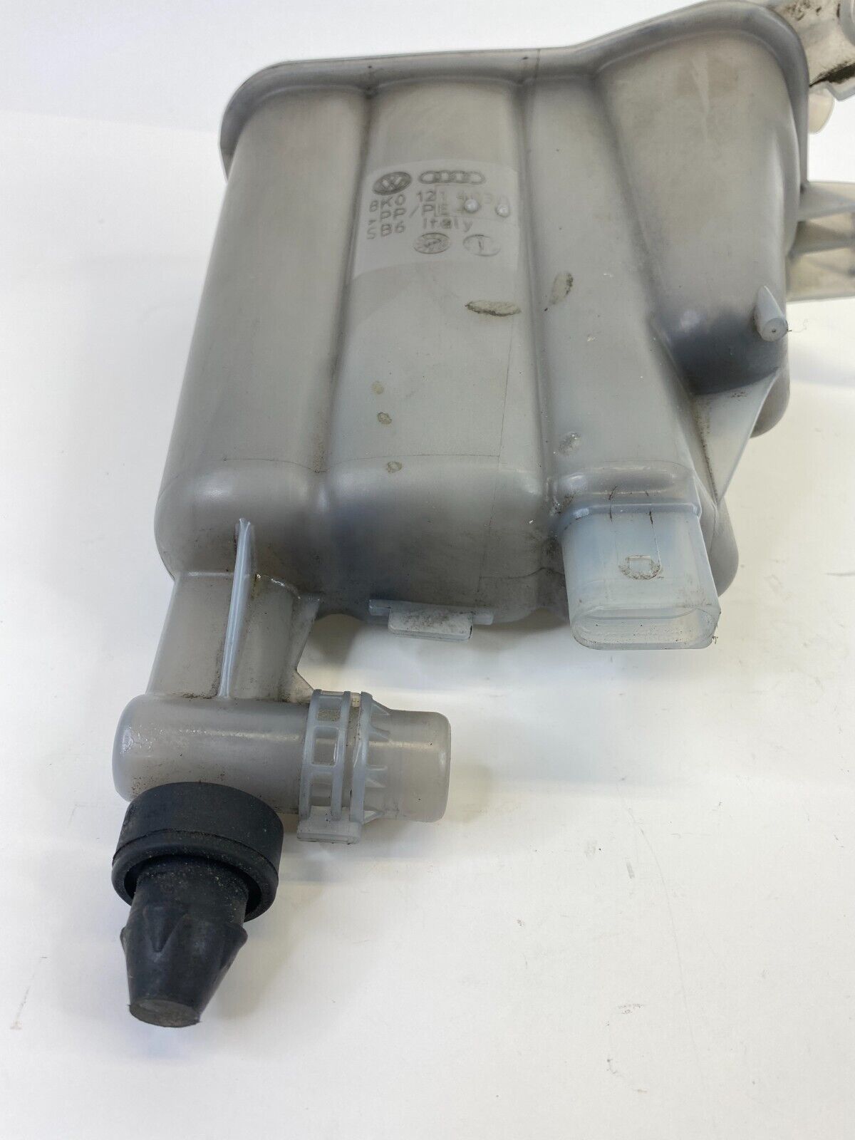 09-16 Audi A4 A4 Quattro 2.0L Radiator Coolant Reservoir Tank Bottle 8K01214030