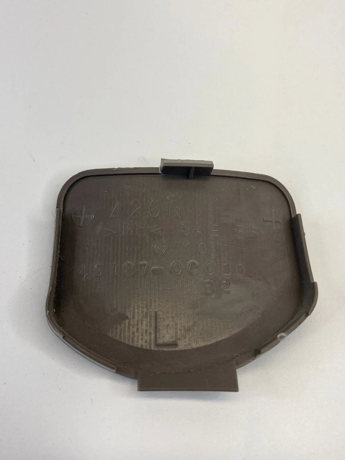 2001-2004 TOYOTA SEQUOIA LEFT SIDE STEERING WHEEL BOLT COVER CAP 45187-0C010 OEM