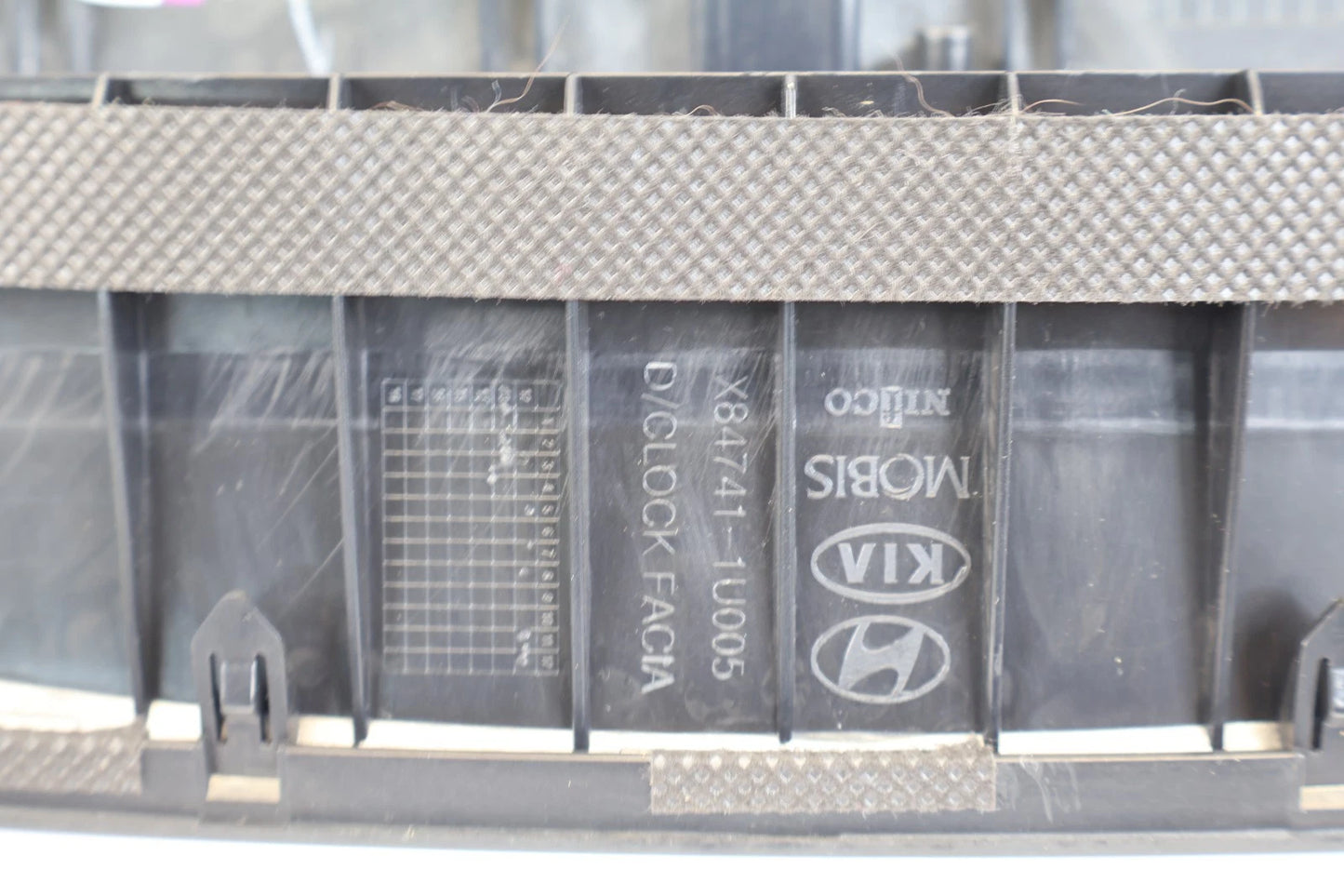 2014 2015 KIA SORENTO DASH RADIO CLIMATE CONTROL BEZEL COVER TRIM 84741-1U005