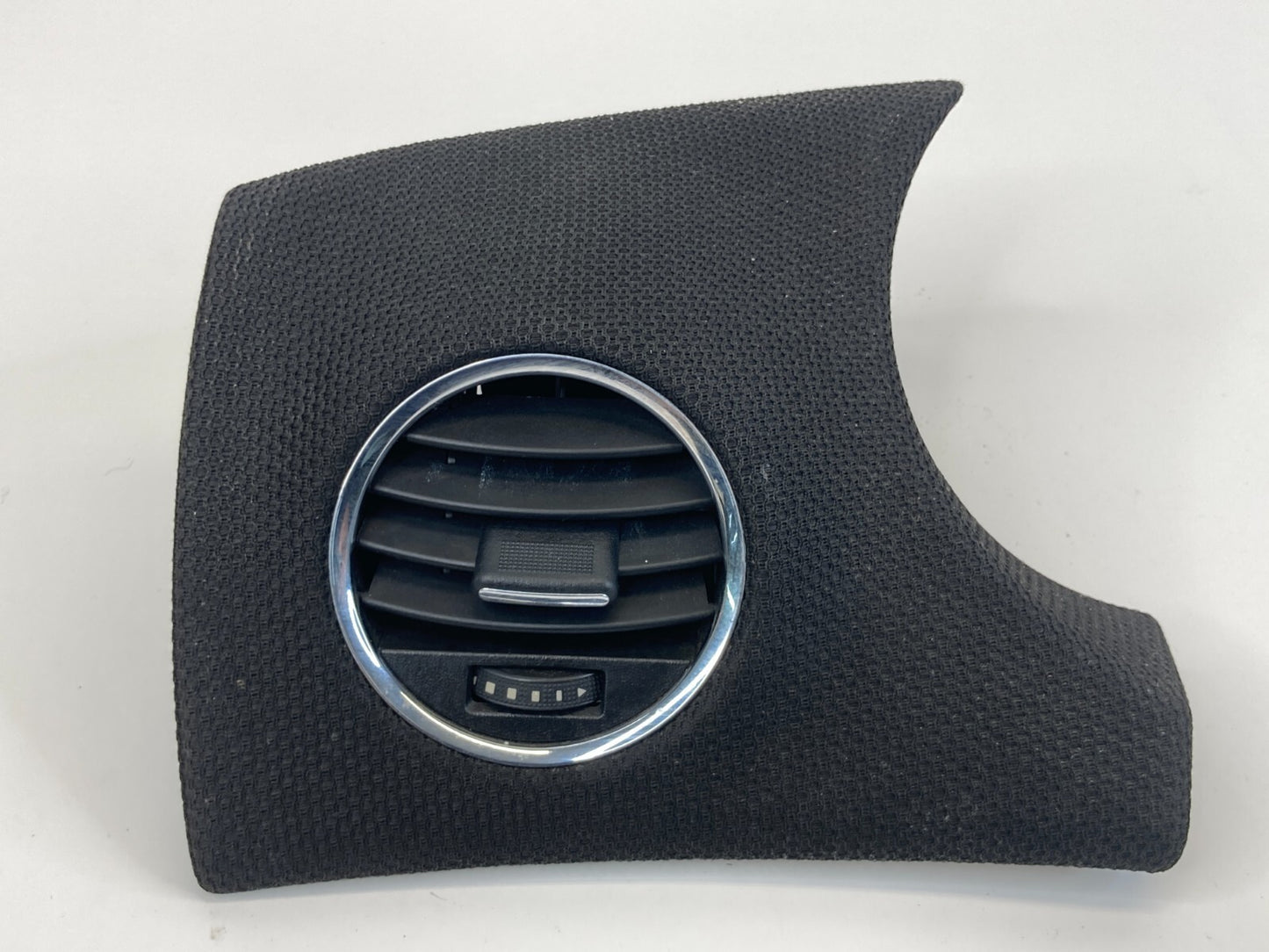 13-16 Chevy Cruze Left Side Dash A/C Air Vent Grille w/ Bezel Trim 16931334 OEM