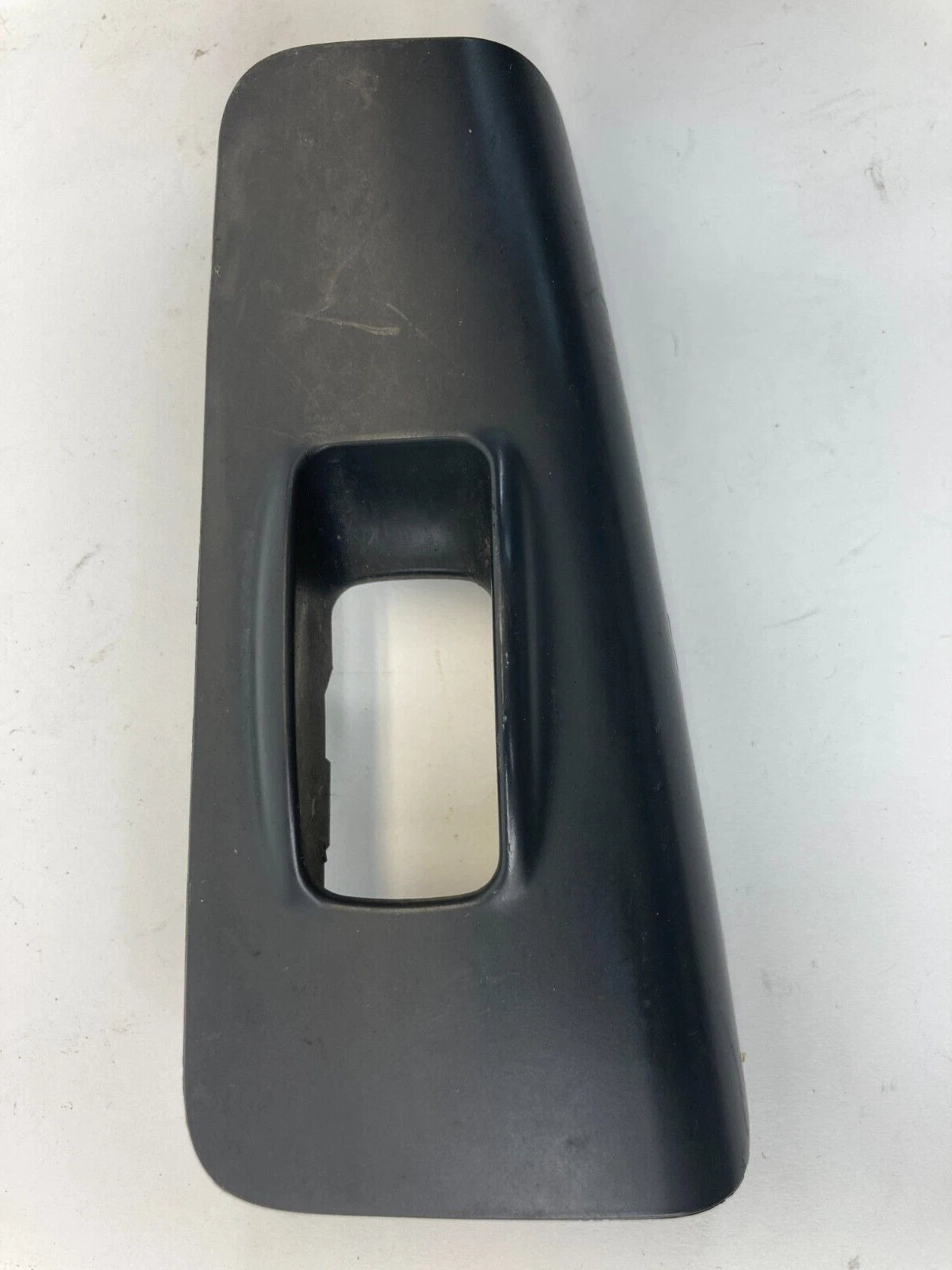 04-09 KIA SPECTRA REAR LEFT INNER DOOR WINDOW SWITCH COVER BEZEL 93580-2F00 OEM