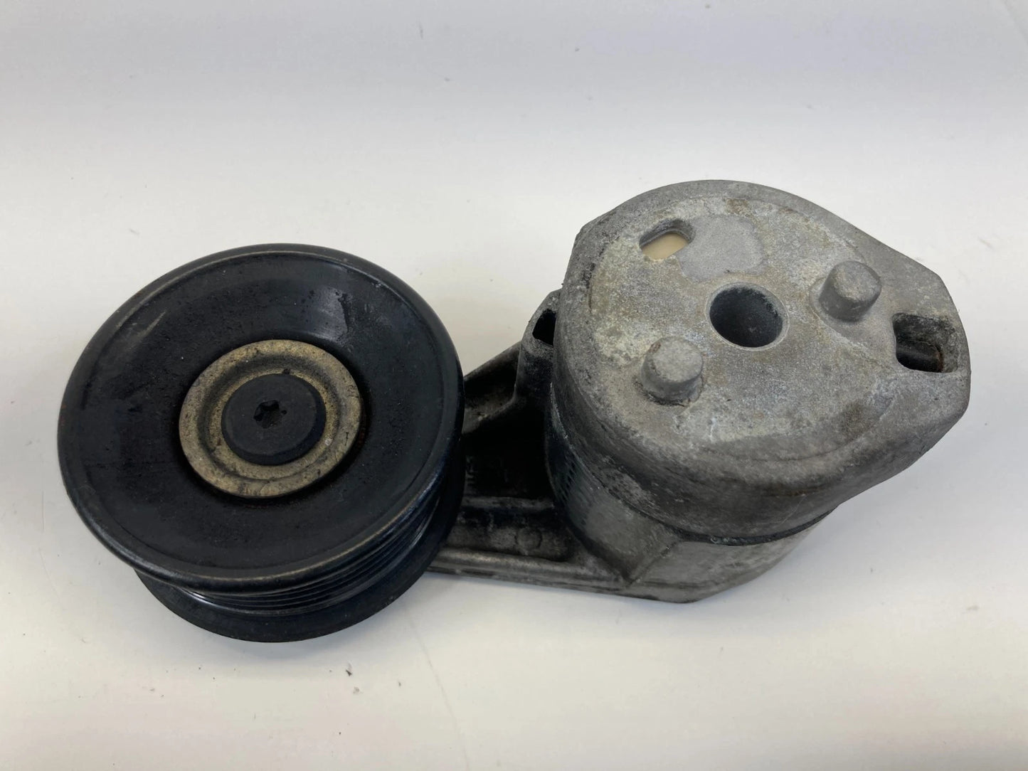 09 JAGUAR XF 4.2L V8 ENGINE DRIVE SERPENTINE BELT TENSIONER PULLEY NCC7739AC OEM