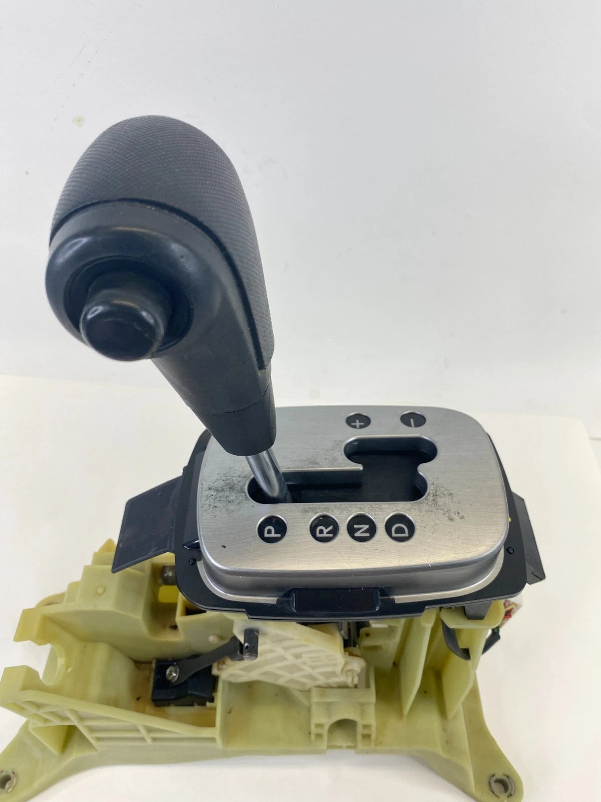 07-10 KIA SPORTAGE AUTOMATIC TRANSMISSION FLOOR GEAR SHIFTER SHIFT LEVER OEM