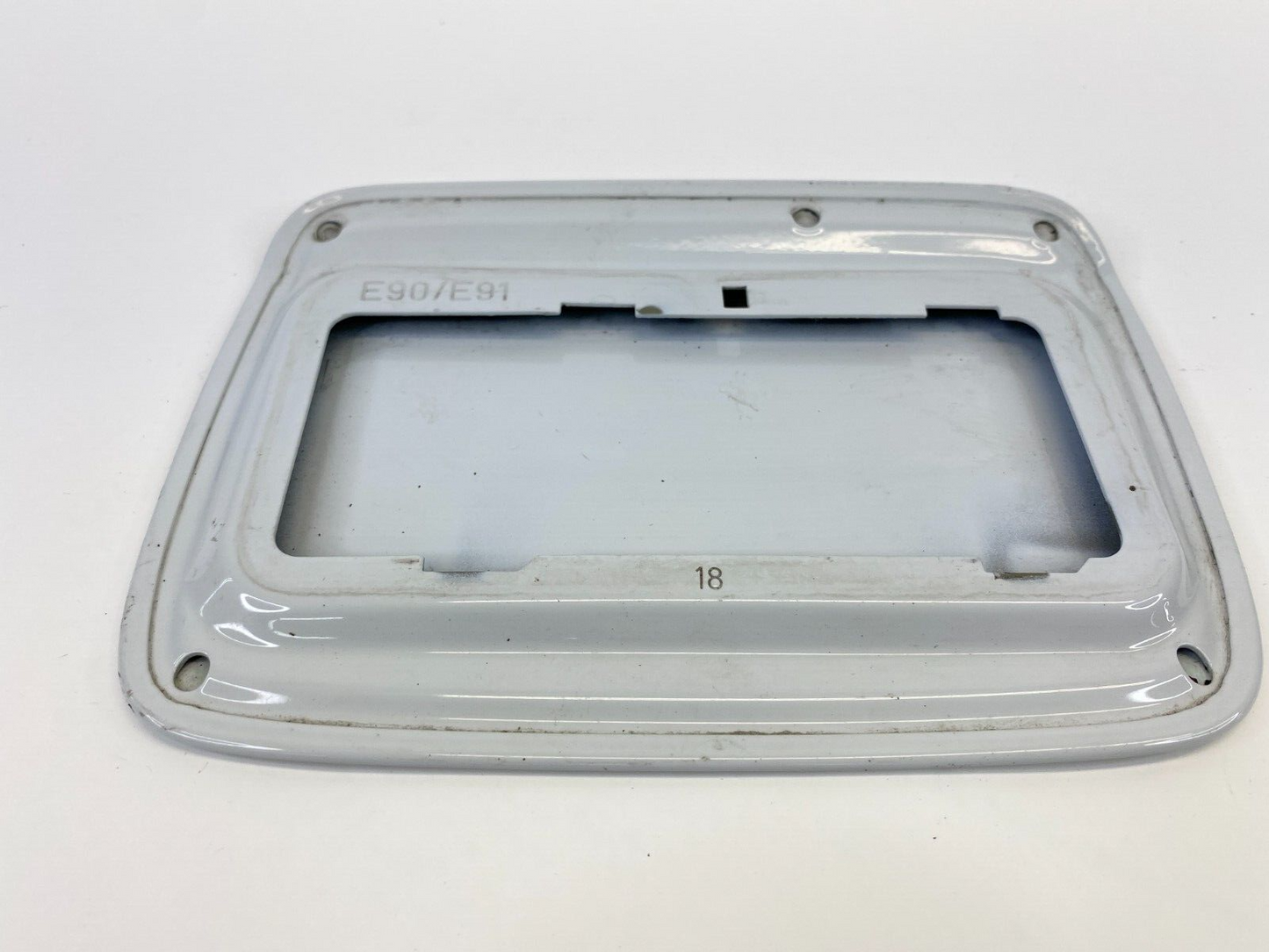 2006 06 BMW 330xi SEDAN Fuel Filler Tank Door Gas Lid Cover Assy OEM
