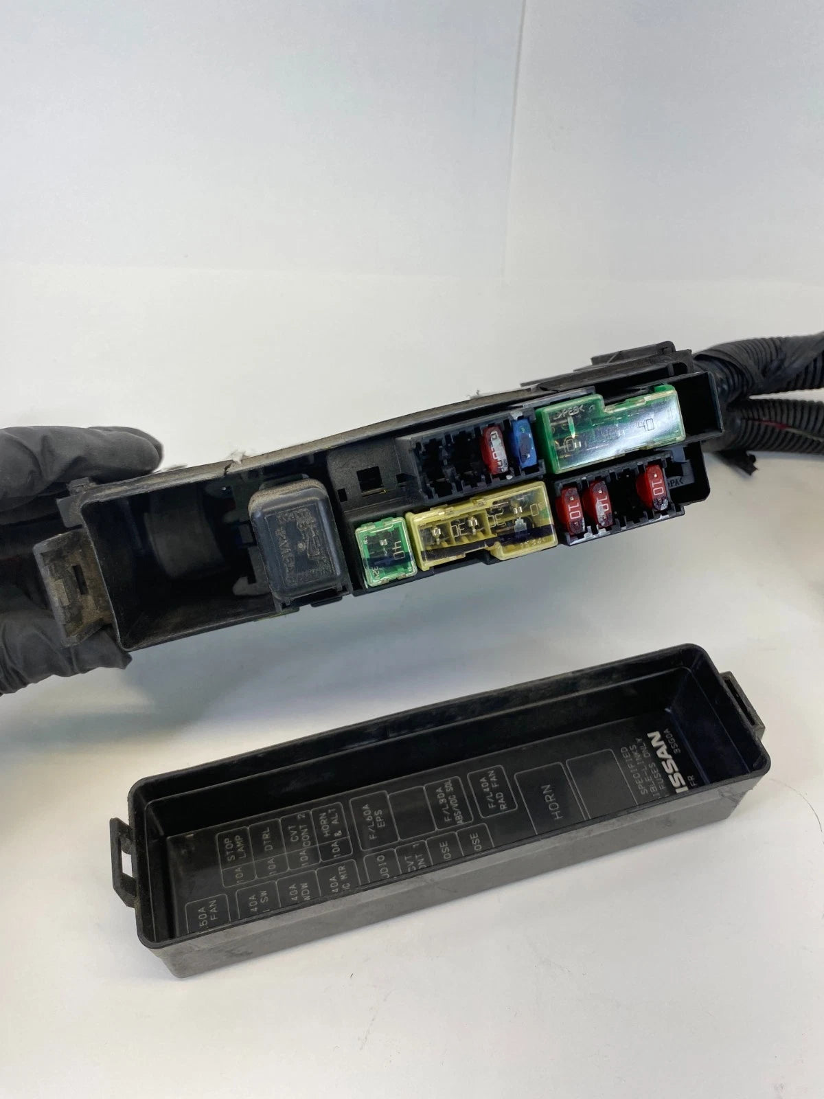 2016-2019 NISSAN SENTRA 1.8L ENGINE BAY FUSE BOX POWER MODULE 7154-7223-30 OEM