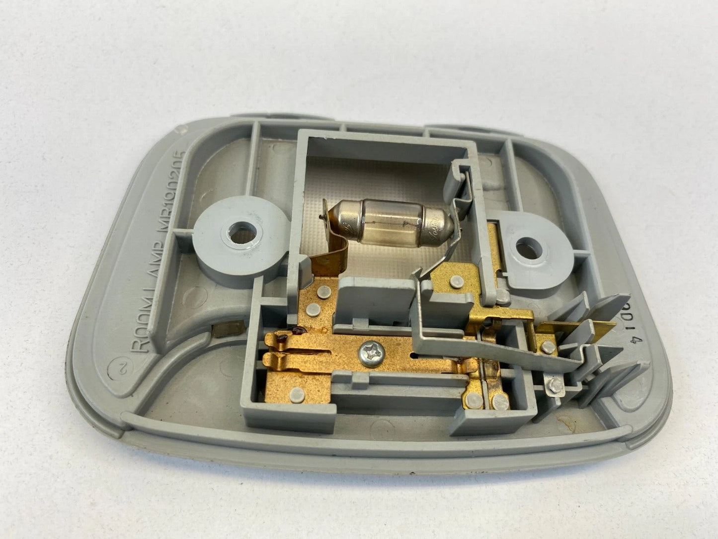 2007-2013 MITSUBISHI OUTLANDER INTERIOR ROOF DOME MAP LIGHT ROOM LAMP MR190205
