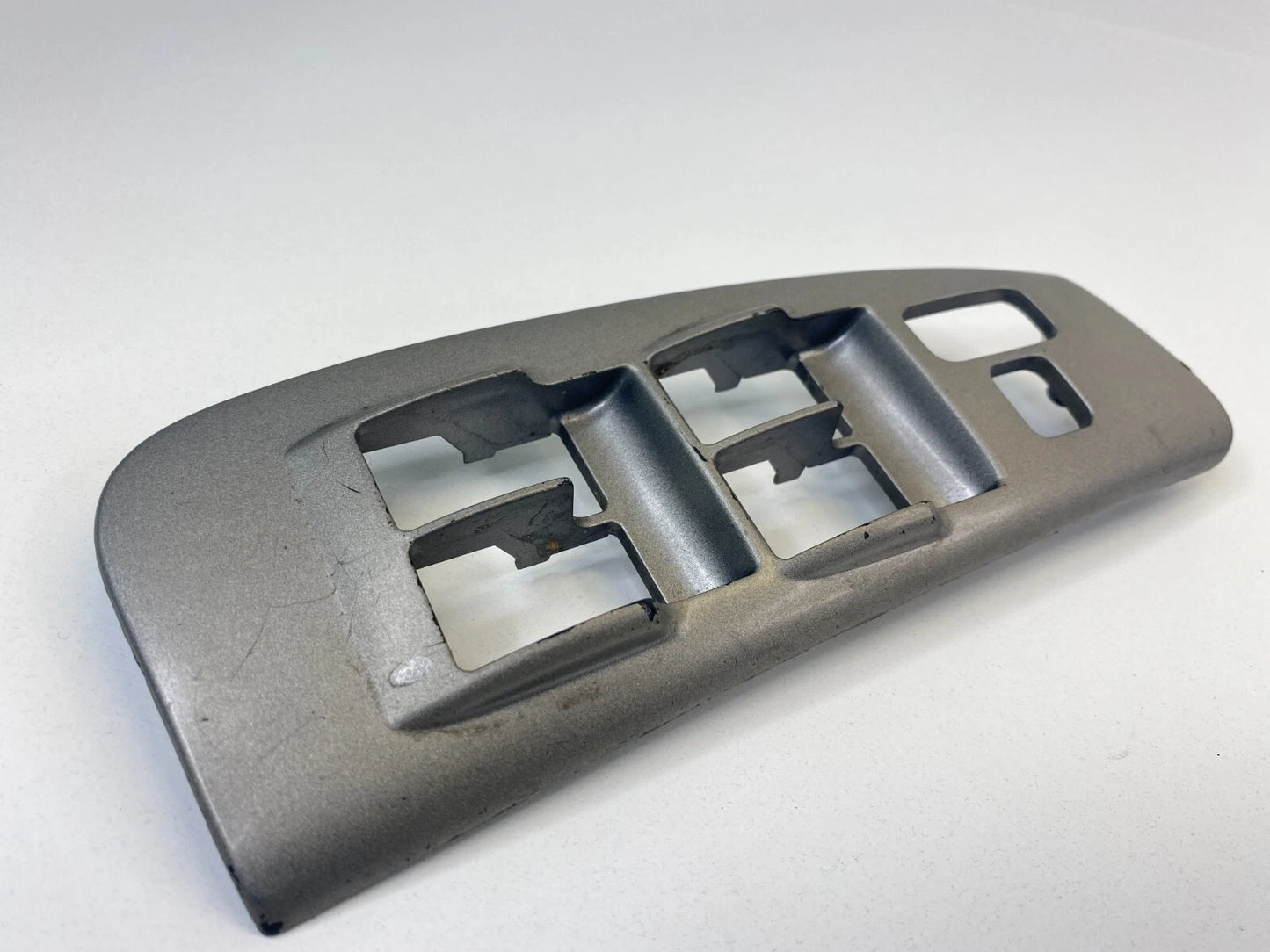 03-08 TOYOTA MATRIX FRONT LEFT DOOR WINDOW SWITCH BEZEL COVER TRIM 74232-01030