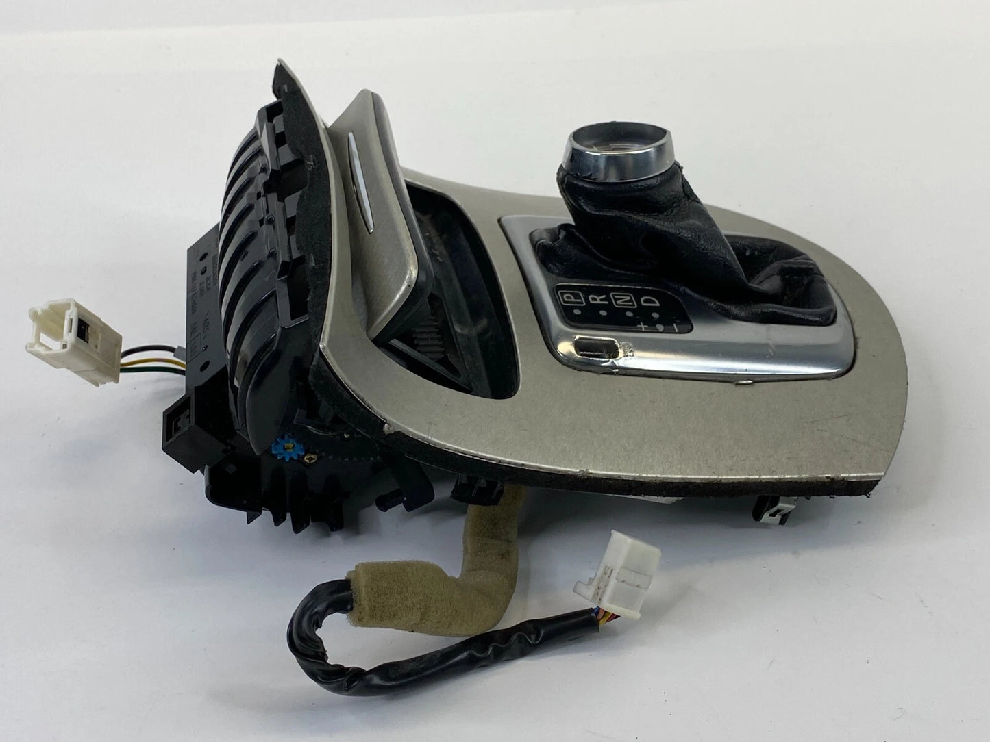 07 08 INFINITI G35 AUTOMATIC CENTER CONSOLE SHIFTER BEZEL W/ ASHTRAY 68800-JK00A