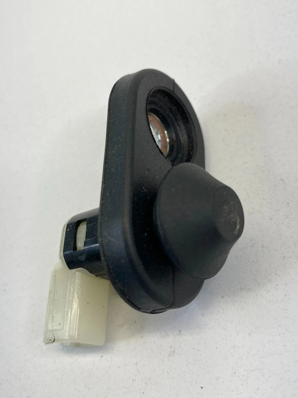 2000-2002 TOYOTA AVALON REAR RIGHT DOOR COURTESY LIGHT AJAR JAMB SENSOR SWITCH