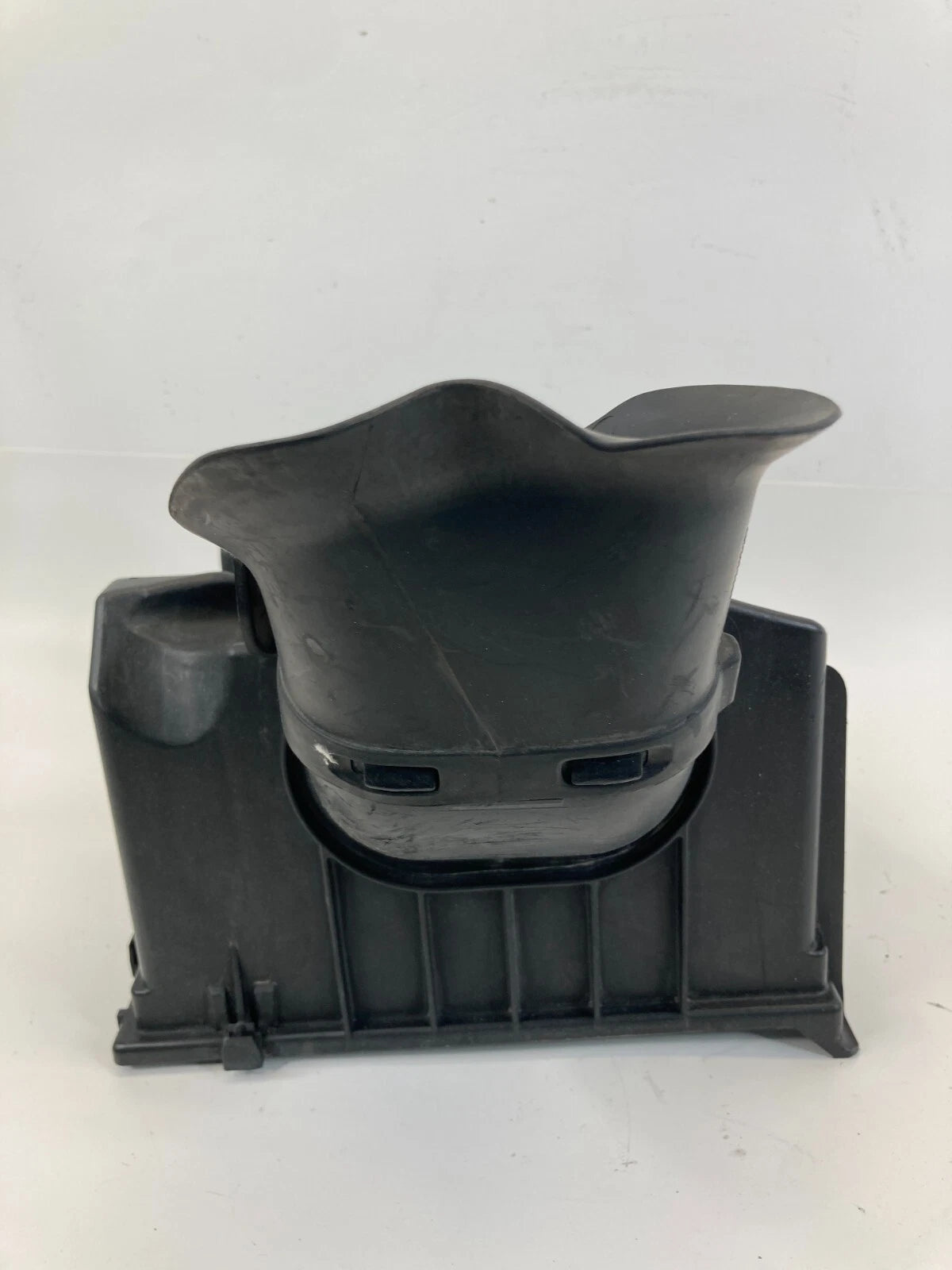 2010-2016 CADILLAC SRX 3.0L AIR CLEANER FILTER BOX LOWER COVER 1027272S01 OEM