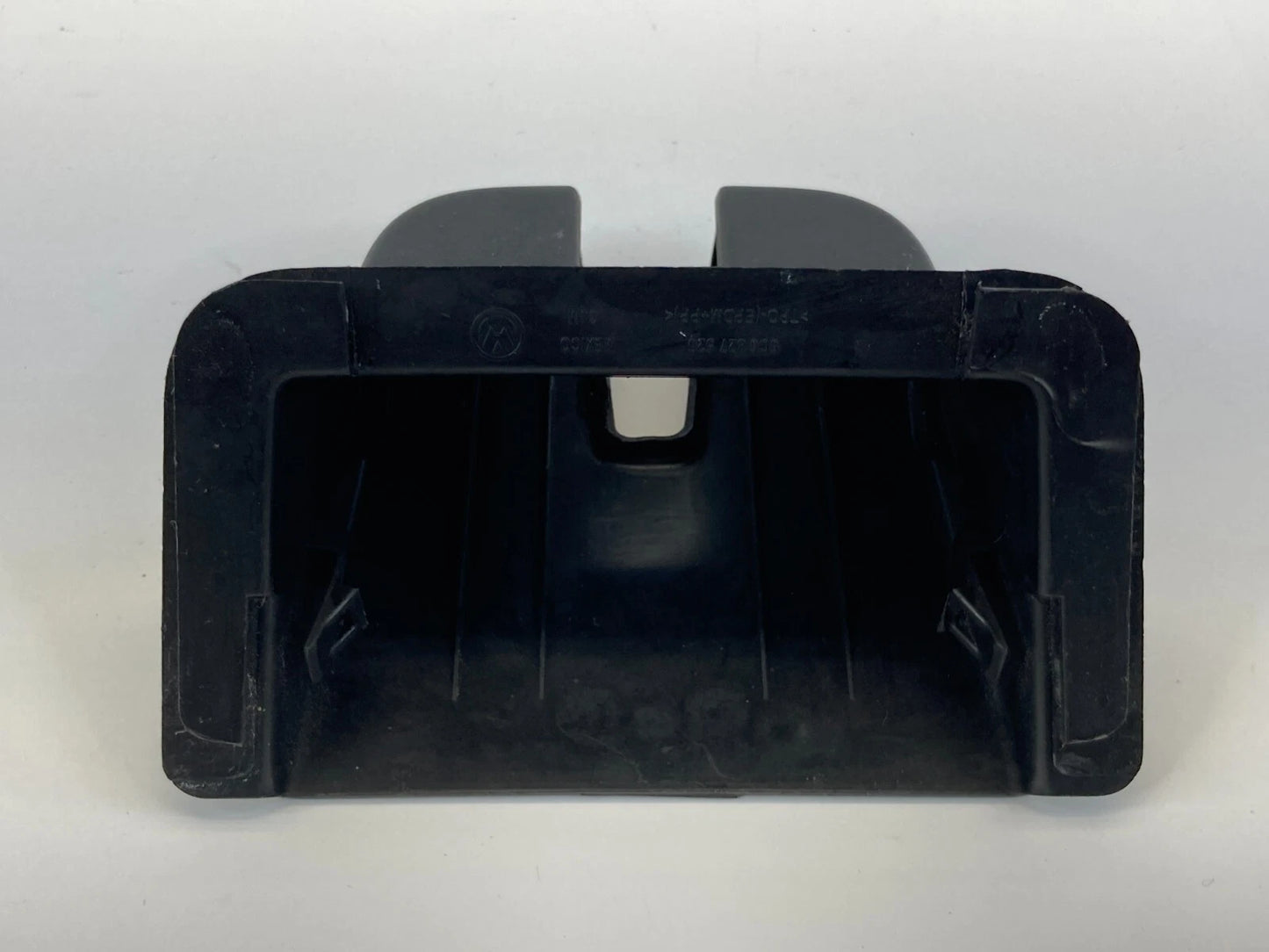 2011-2018 VOLKSWAGEN JETTA SEDAN REAR TRUNK LOCK COVER TRIM ONLY 5C6-827-520