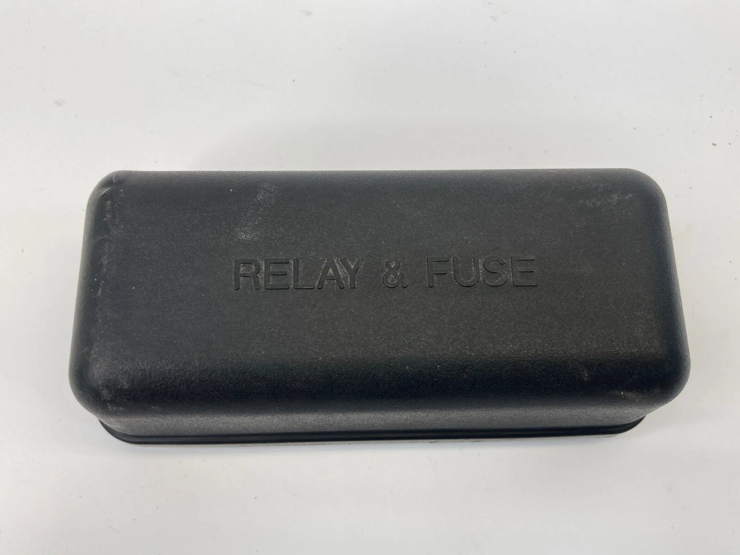 2004-2007 TOYOTA HIGHLANDER SMALL FUSE BOX RELAY COVER LID TOP PANEL OEM