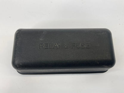 2004-2007 TOYOTA HIGHLANDER SMALL FUSE BOX RELAY COVER LID TOP PANEL OEM