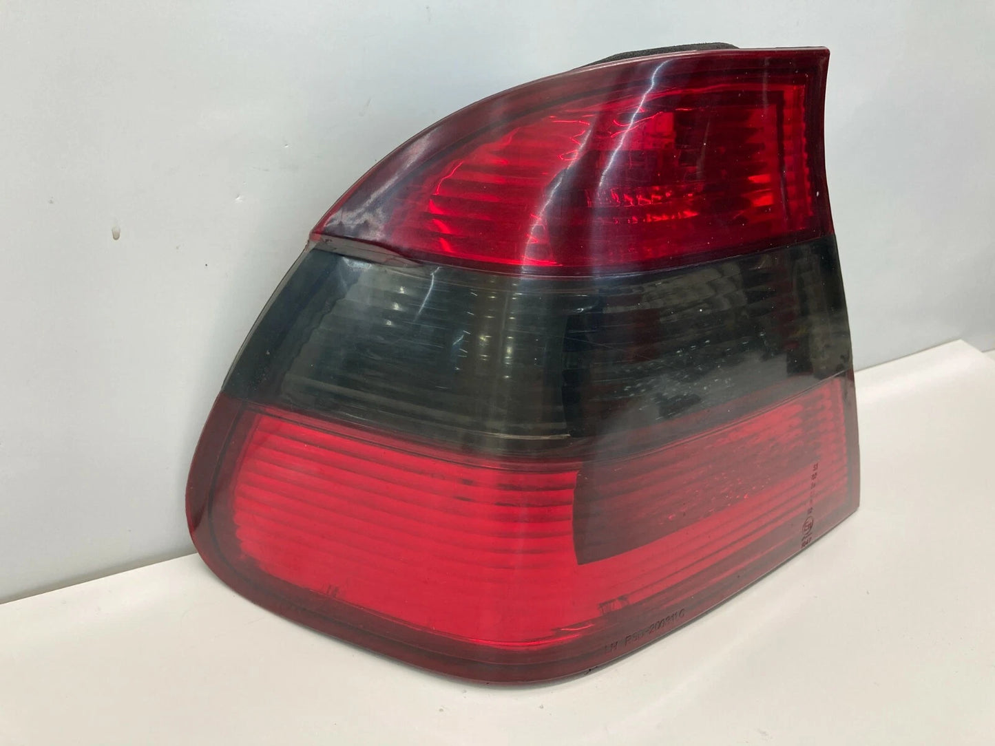 2001 BMW 3-SERIES 325I SEDAN REAR LEFT OUTER TAILLIGHT TAIL LAMP ASSEMBLY