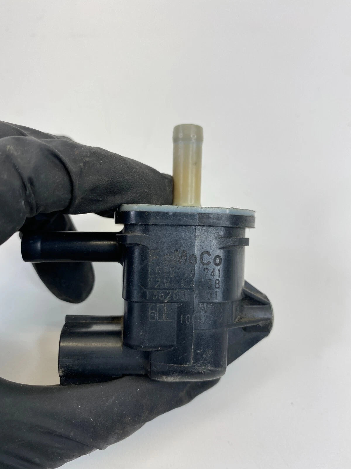 2010-2012 MAZDA CX-7 VACUUM CANISTER PURGE SOLENOID VALVE 136200-7101 OEM