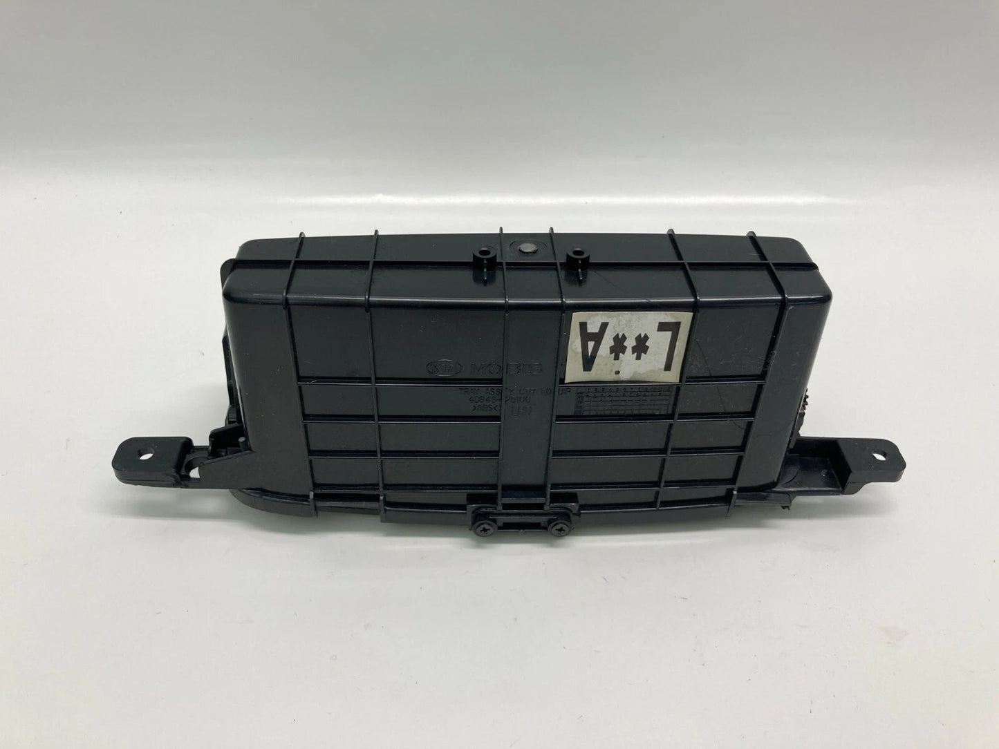 2006 2007 2008 2009 2010 KIA SEDONA CENTER DASH STORAGE COMPARTMENT 4D846-25100