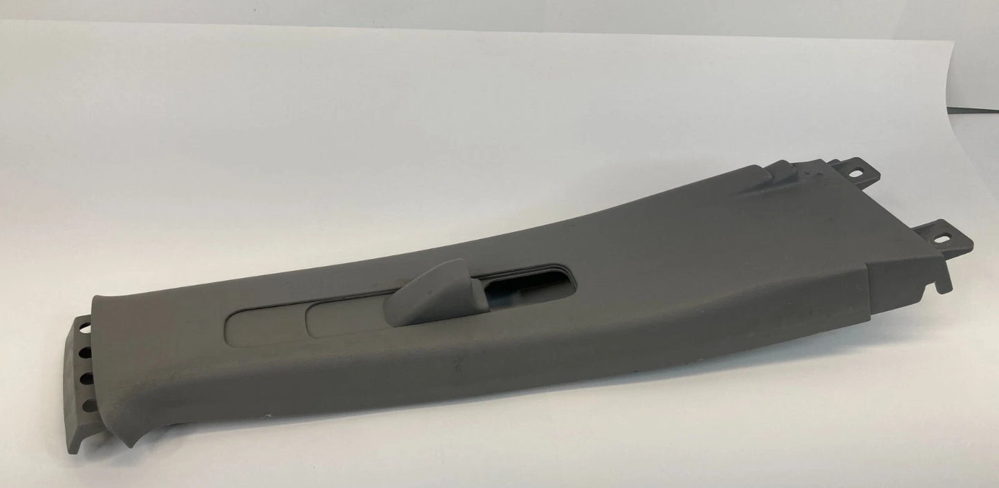 04-07 TOYOTA HIGHLANDER RIGHT CENTER UPPER B PILLAR COVER TRIM 62410-48060 OEM
