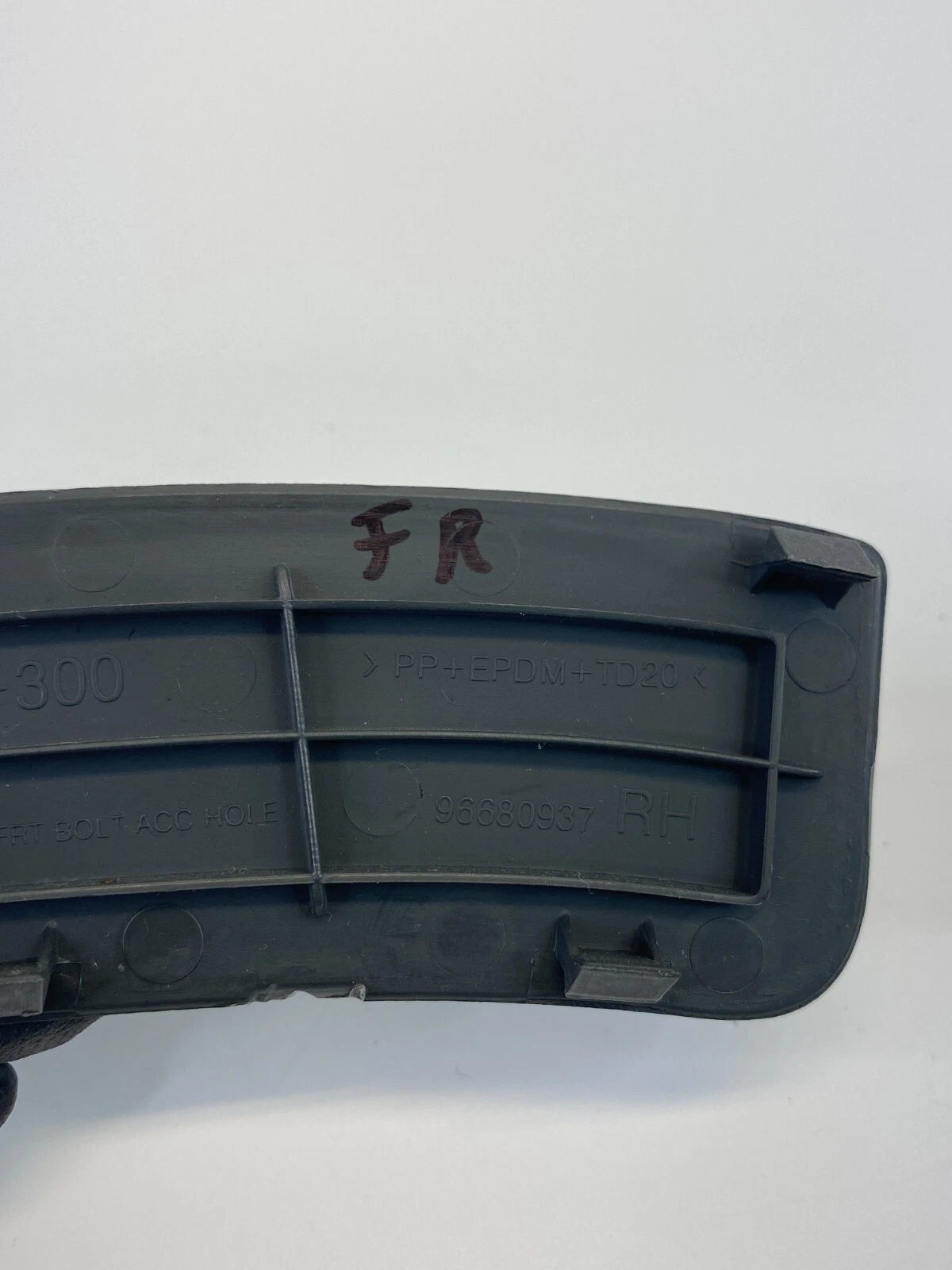2013-2015 CHEVY SPARK FRONT RIGHT PASSENGER DOOR BOLT HOLE TRIM COVER 96680937