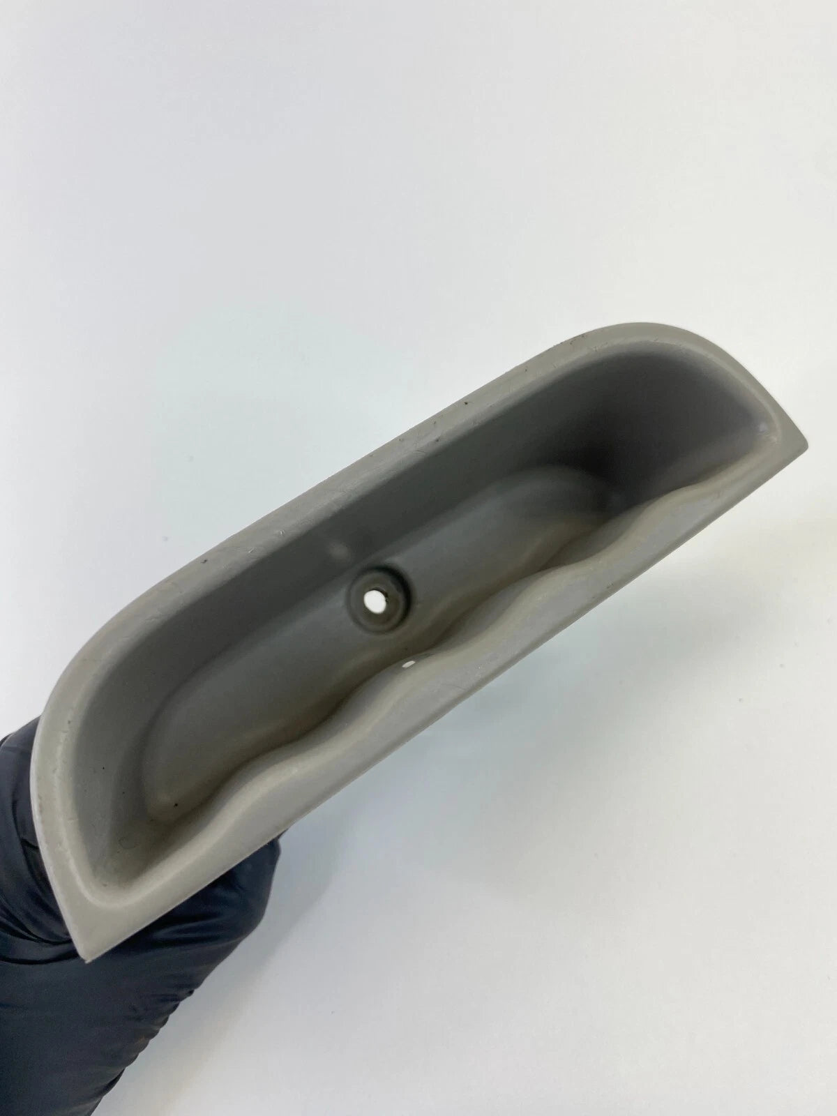2003 2004 2005 SUZUKI XL-7 FRONT RIGHT PASSENGER SIDE DOOR PULL POCKET HANDLE