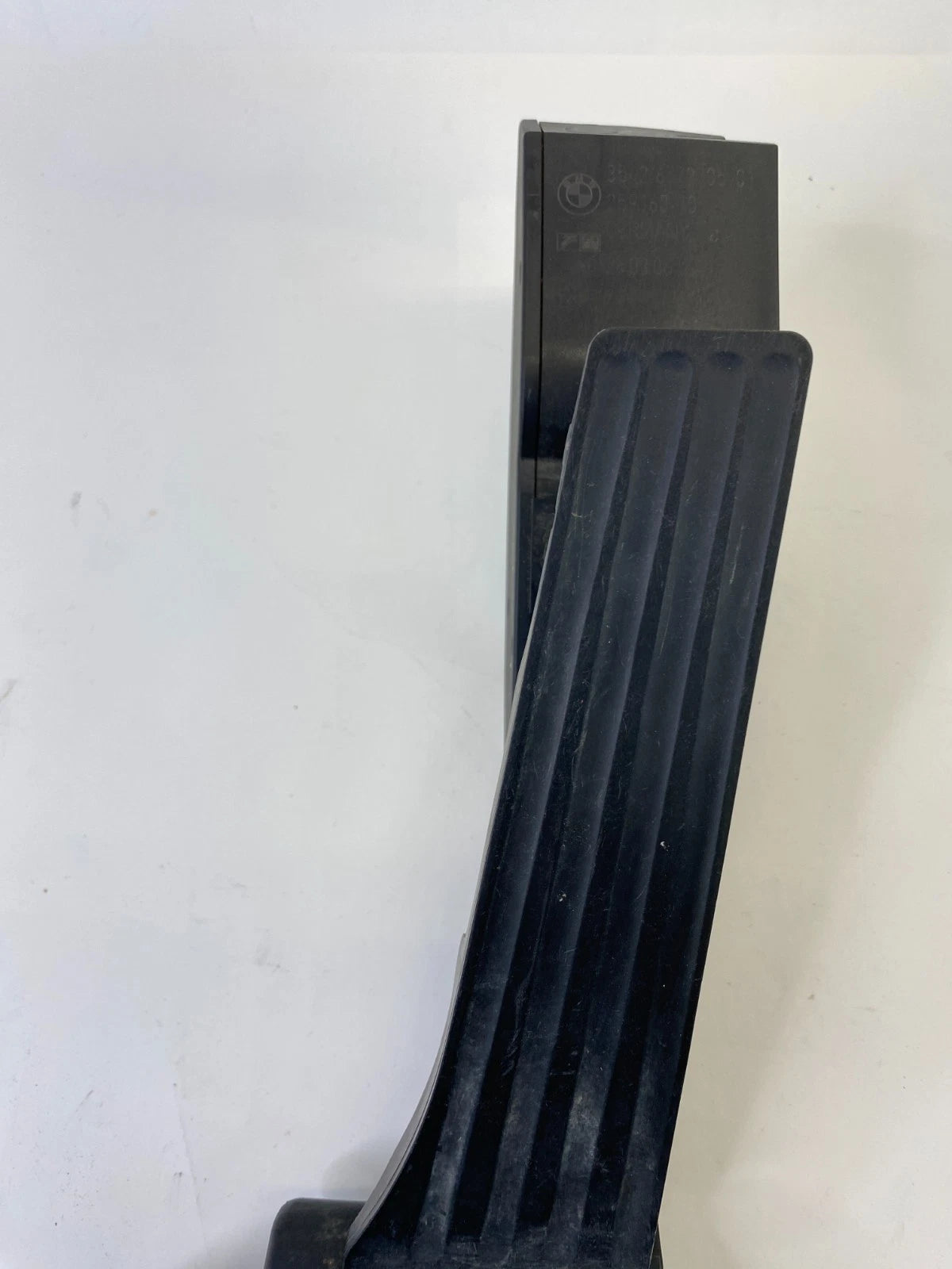 2000-2006 BMW X5 01-05 330i GAS PEDAL ACCELERATOR TRAVEL SENSOR 35426772705 OEM