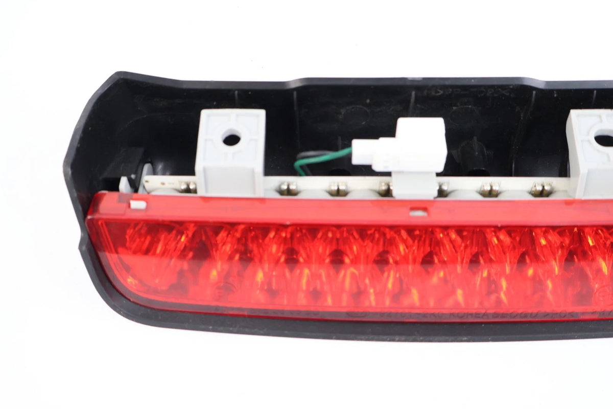 2010 11 12 2013 KIA SOUL REAR HIGH MOUNTED 3RD THIRD BRAKE LIGHT LAMP 92701-2K0